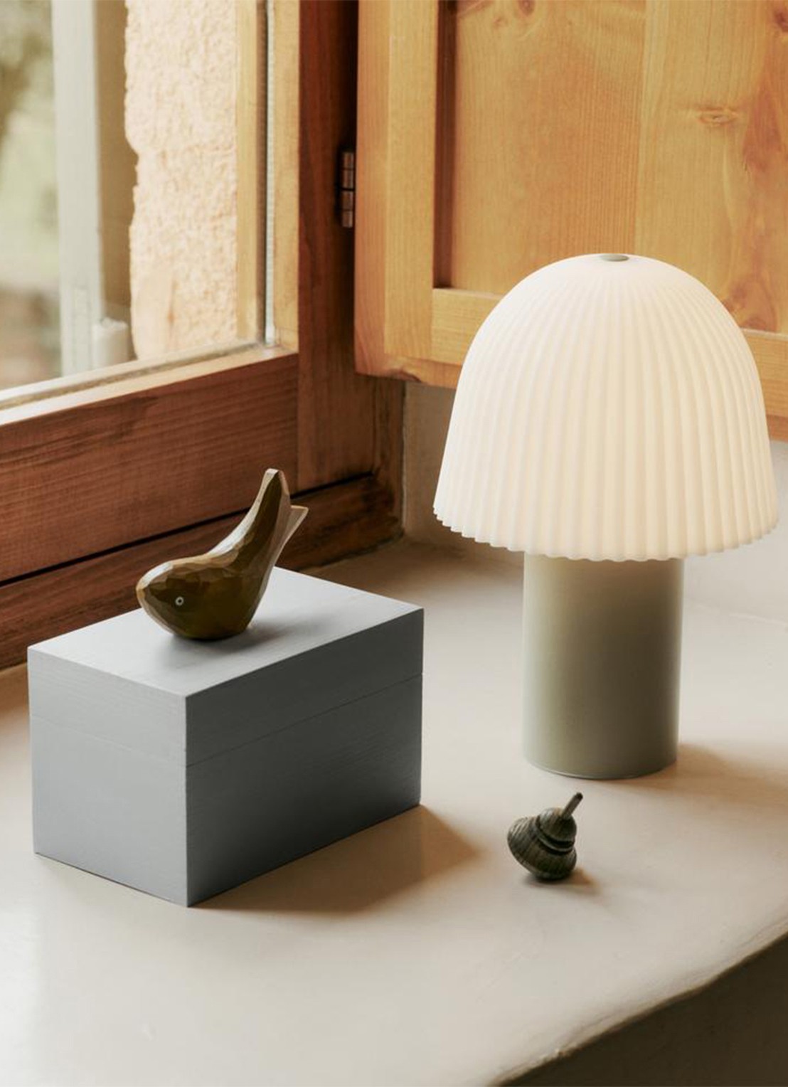 ferm LIVING Harbour Fish opbergdoos 9 x 14,5 cm - voorkant 4 grijs