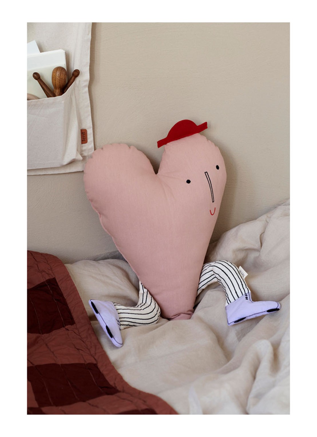 ferm LIVING Hart sierkussen 32 x 44 cm - voorkant 2 oudroze