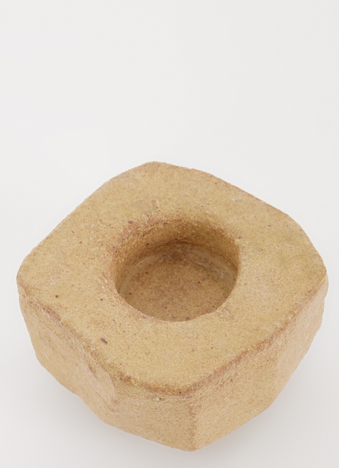 ferm LIVING Kurinu kandelaar 5,5 cm - voorkant 2 vanillegeel
