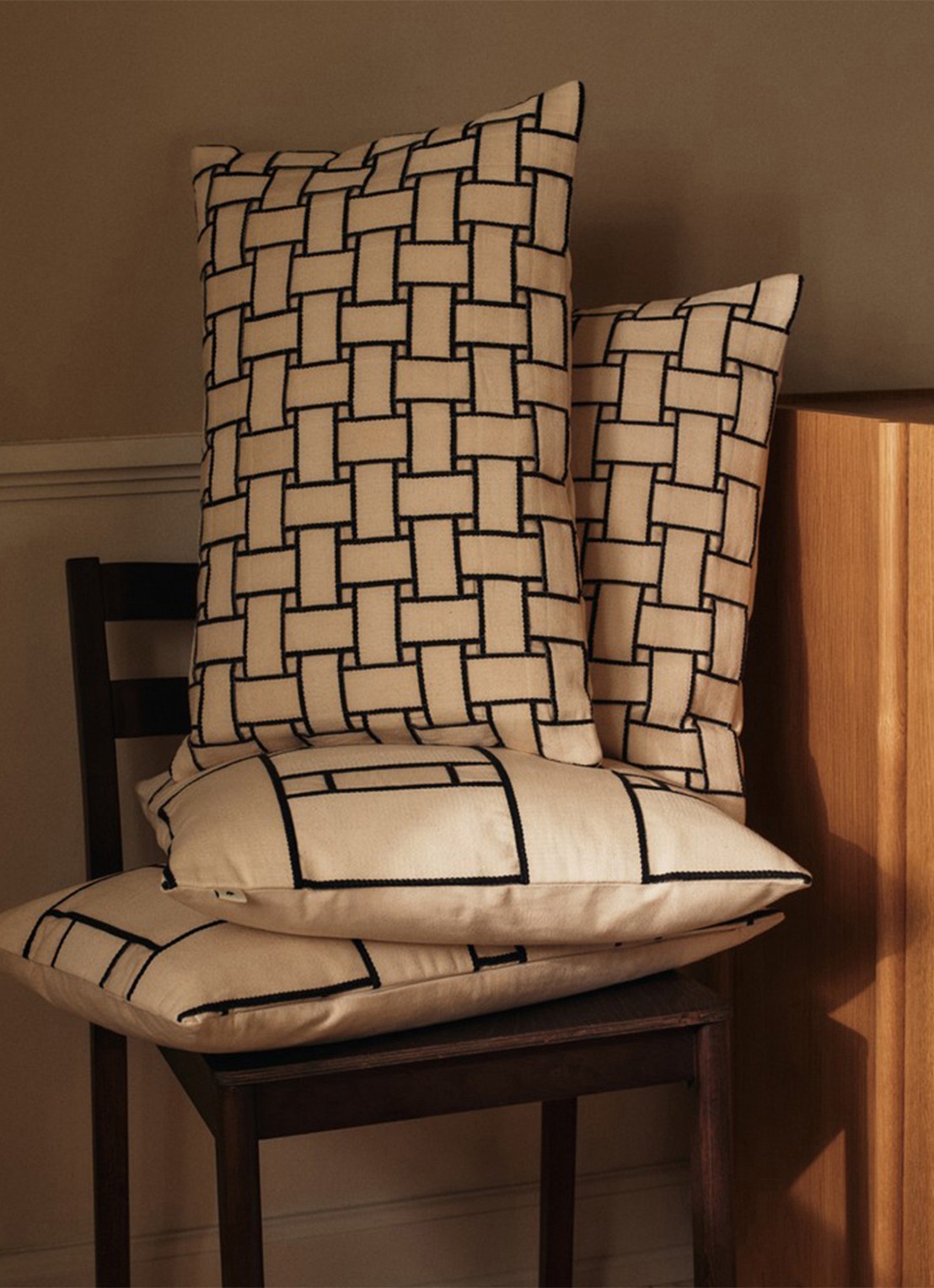 ferm LIVING Lattice sierkussen 50 x 50 cm - voorkant 2 creme