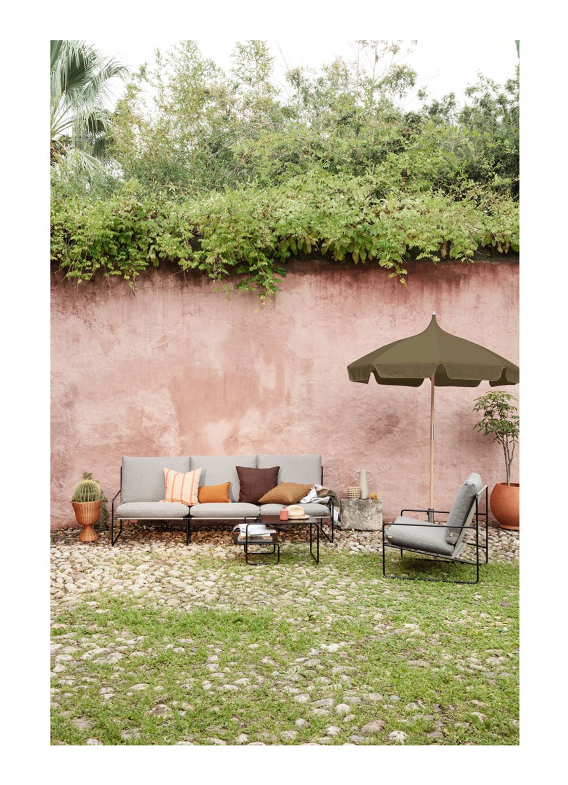 ferm LIVING Lull parasol 200 cm - voorkant 4 legergroen