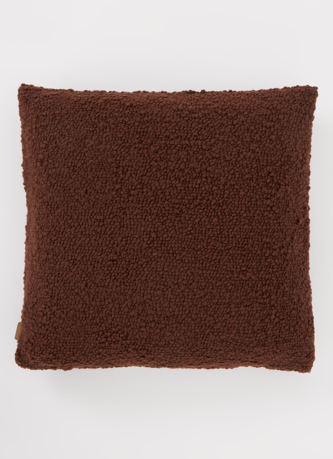 ferm LIVING Moor sierkussen in wolblend 48 x 48 cm - detail 3 chocoladebruin