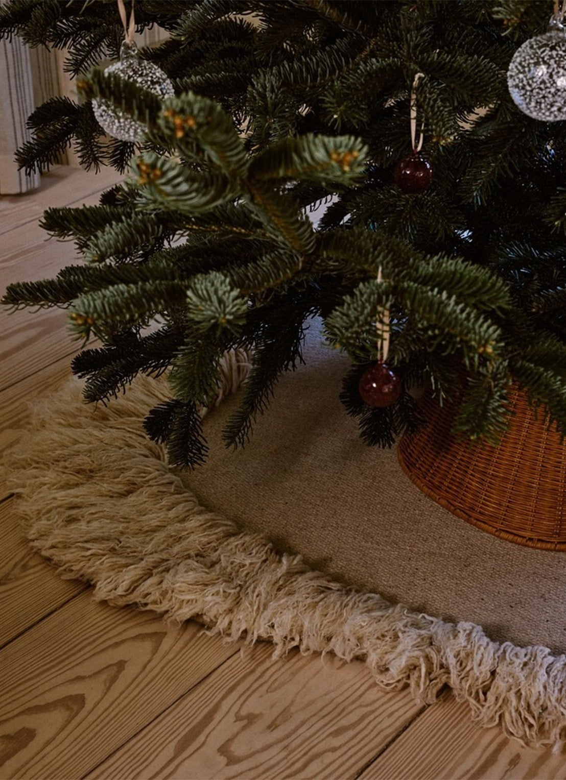 ferm LIVING Norte vloerkleed Ø120 cm - achterkant beige
