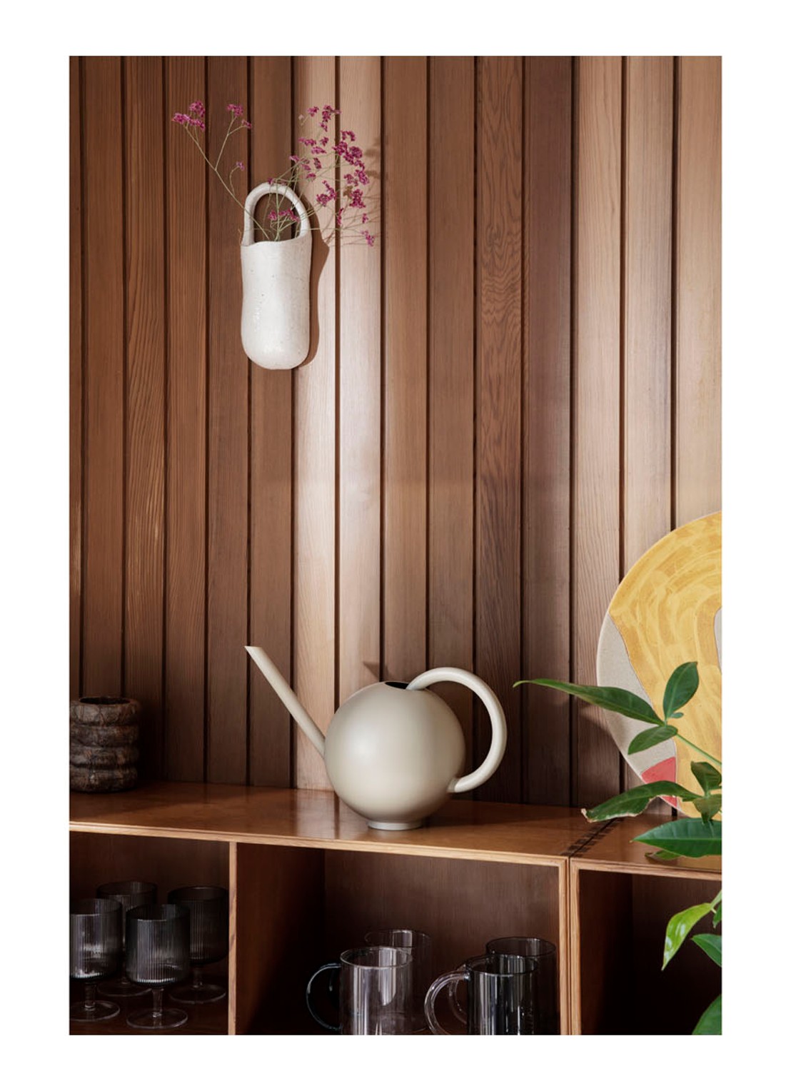 ferm LIVING Orb gieter 2 liter  - voorkant 2 ivoor