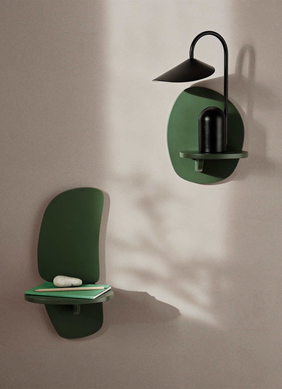 ferm LIVING Pilu wandelement L 40 cm - voorkant 3 donkergroen