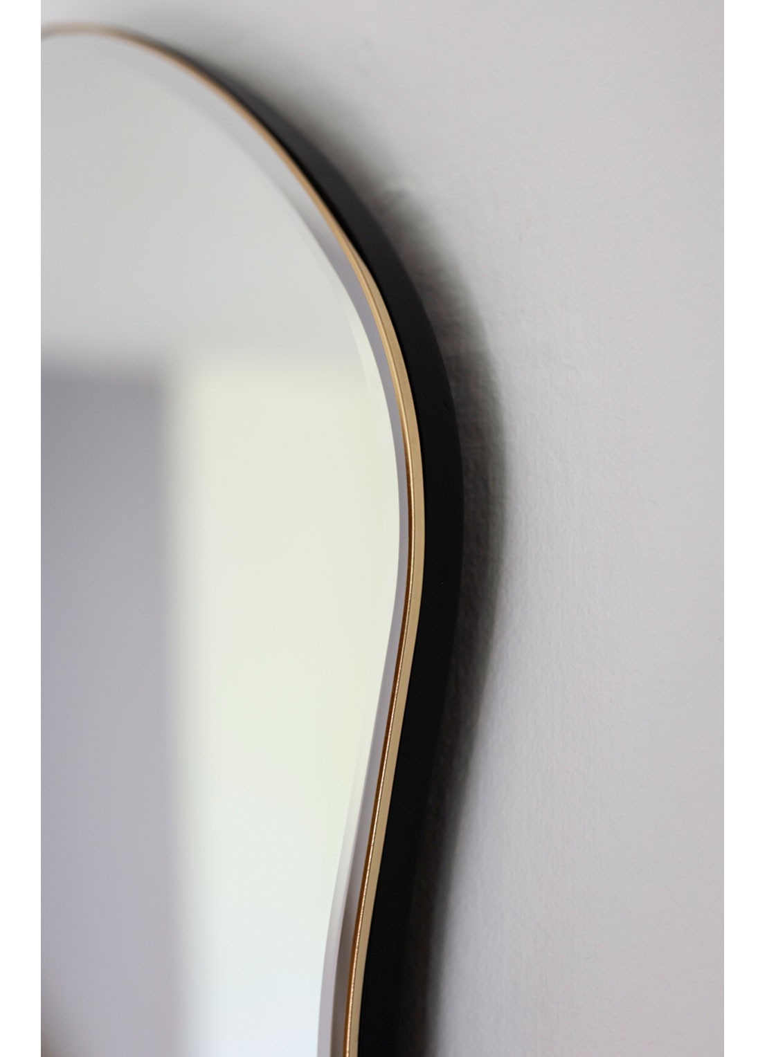 ferm LIVING Pond Large wandspiegel - detail 3 brass