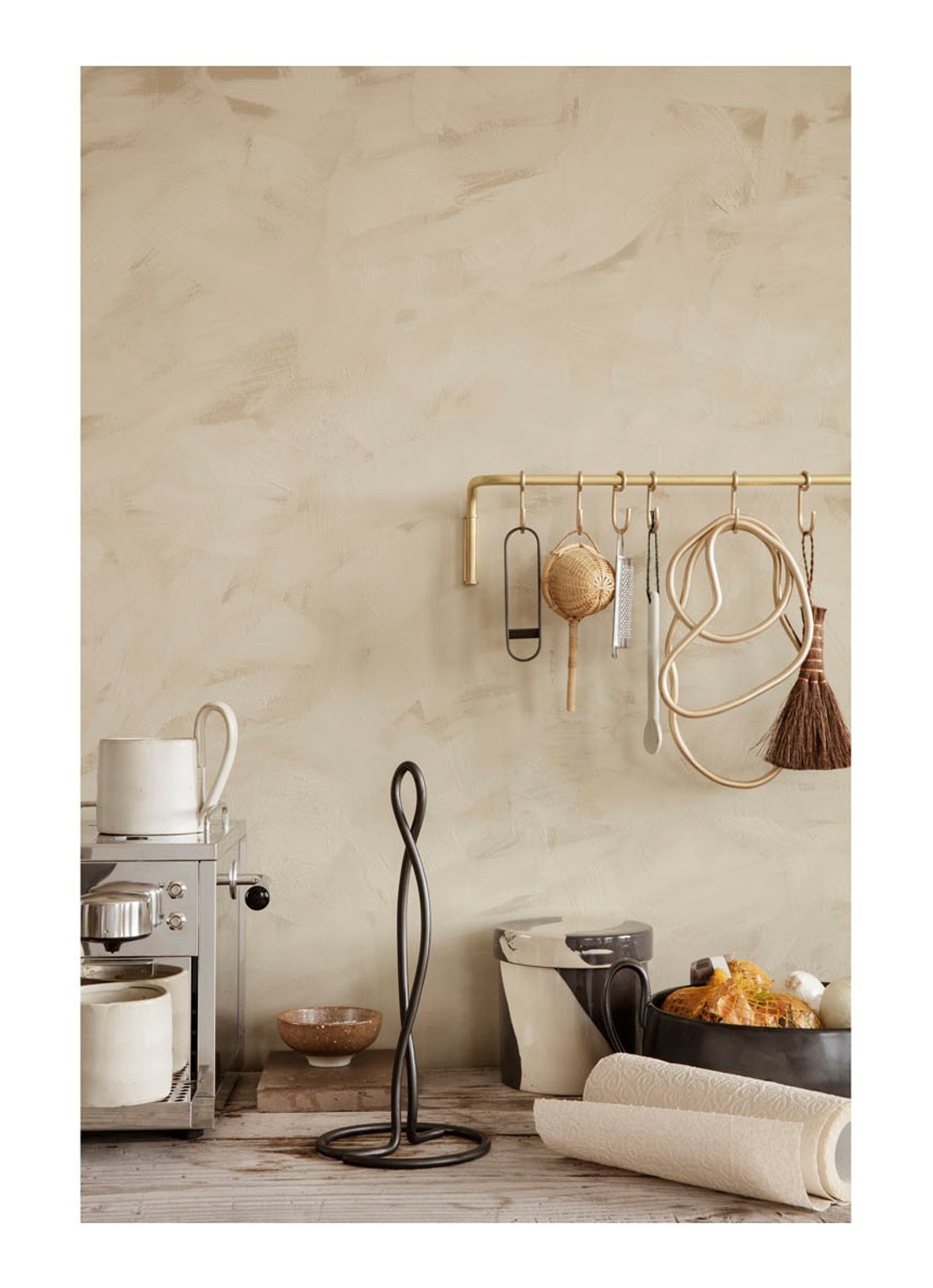 ferm LIVING Pond Trivets onderzetter van messing set van 3  - voorkant 2 goud