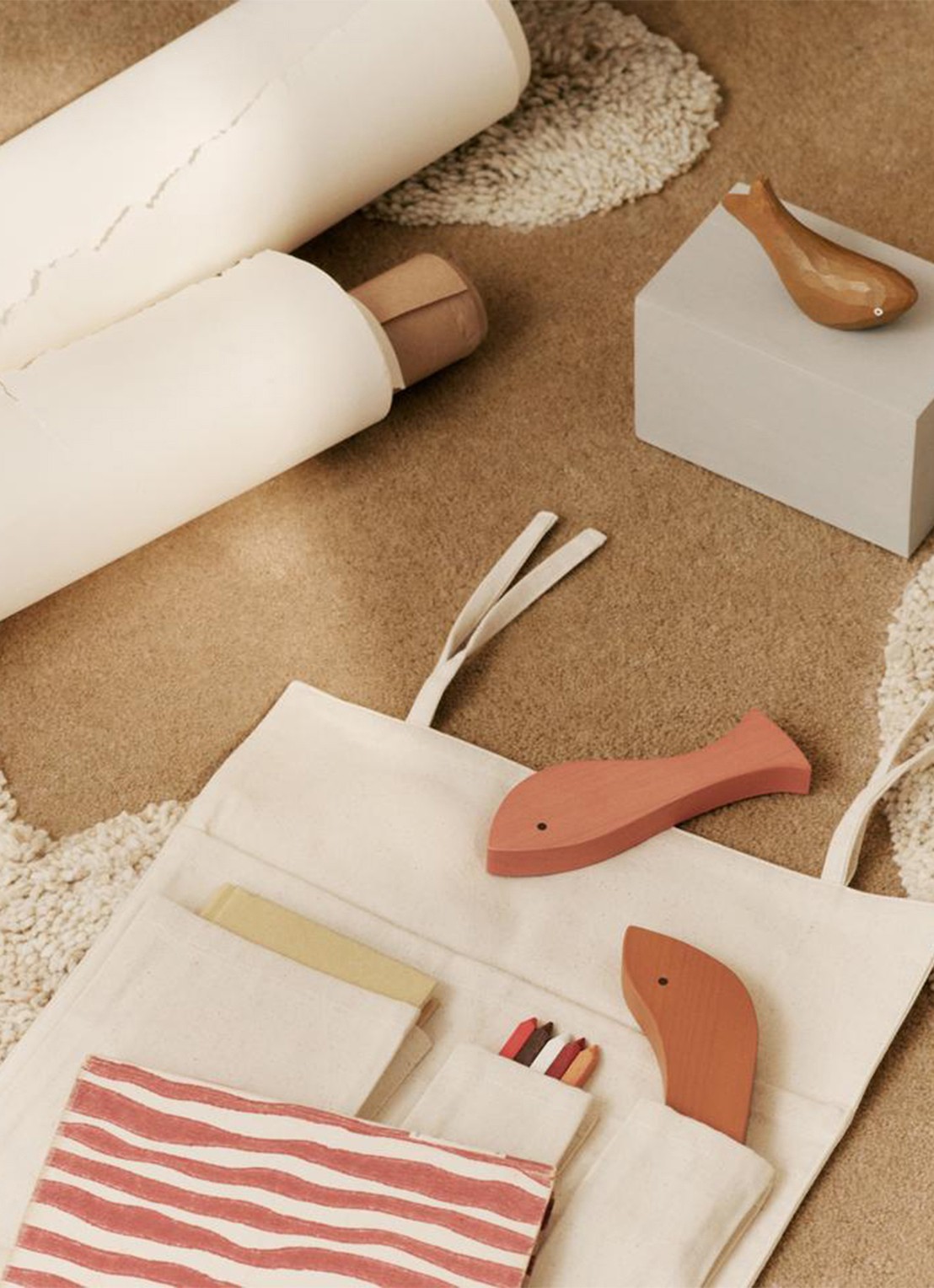 ferm LIVING Reiszak van canvas 27 x 32 cm - voorkant 2 beige