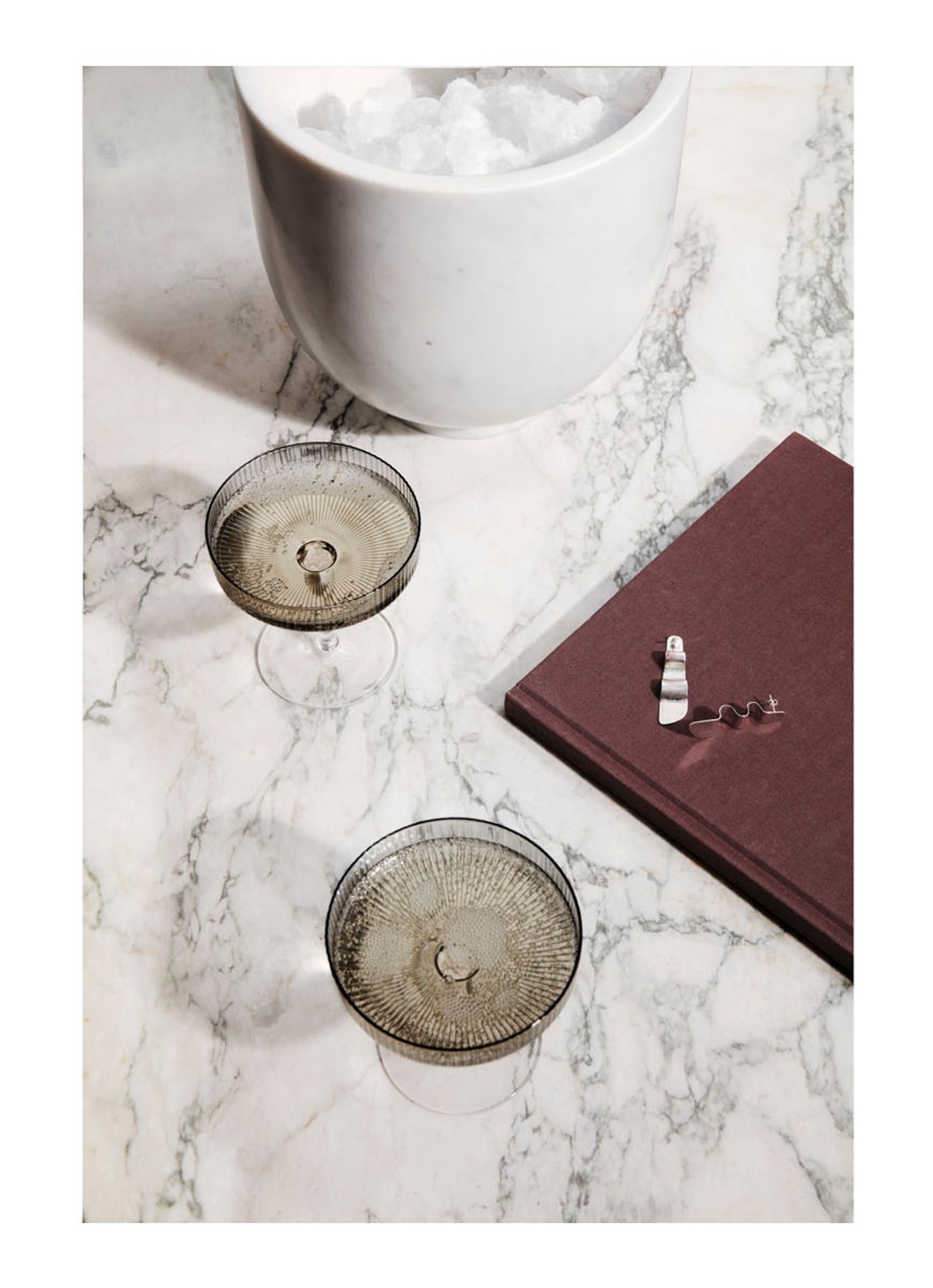 ferm LIVING Ripple champagne glazen set van 2 - voorkant 2 lichtgrijs