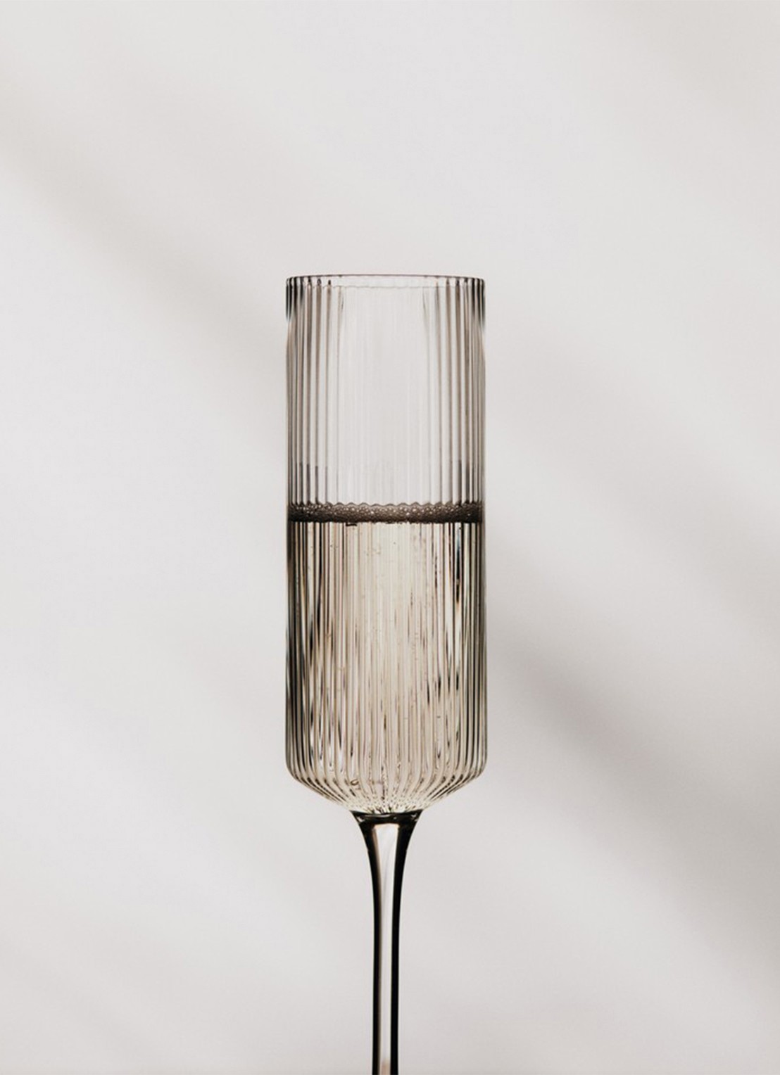 ferm LIVING Ripple champagneglas 15 cl set van 2 - detail transparant
