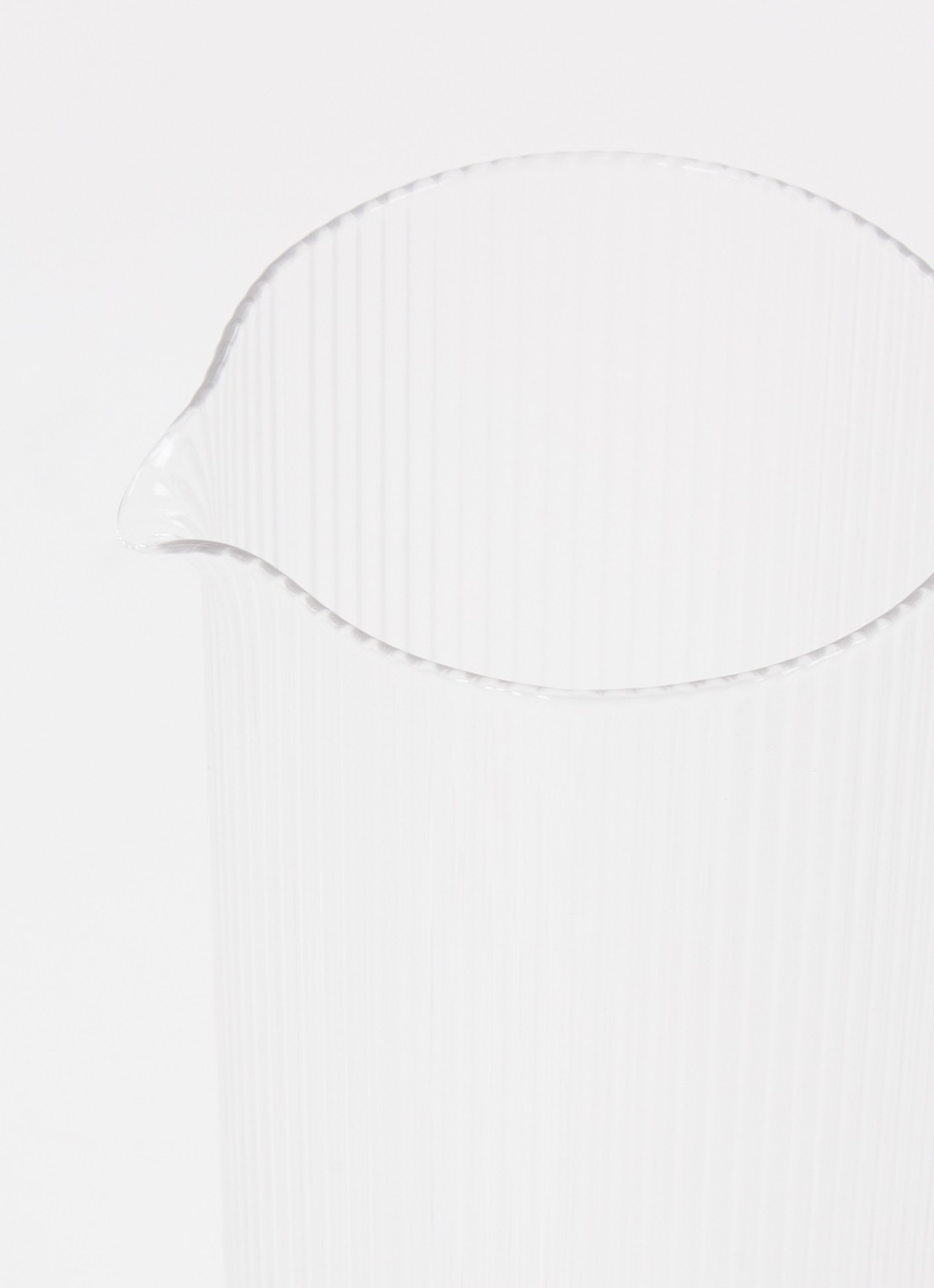 ferm LIVING Ripple karaf 1,1 liter - voorkant 2 transparant