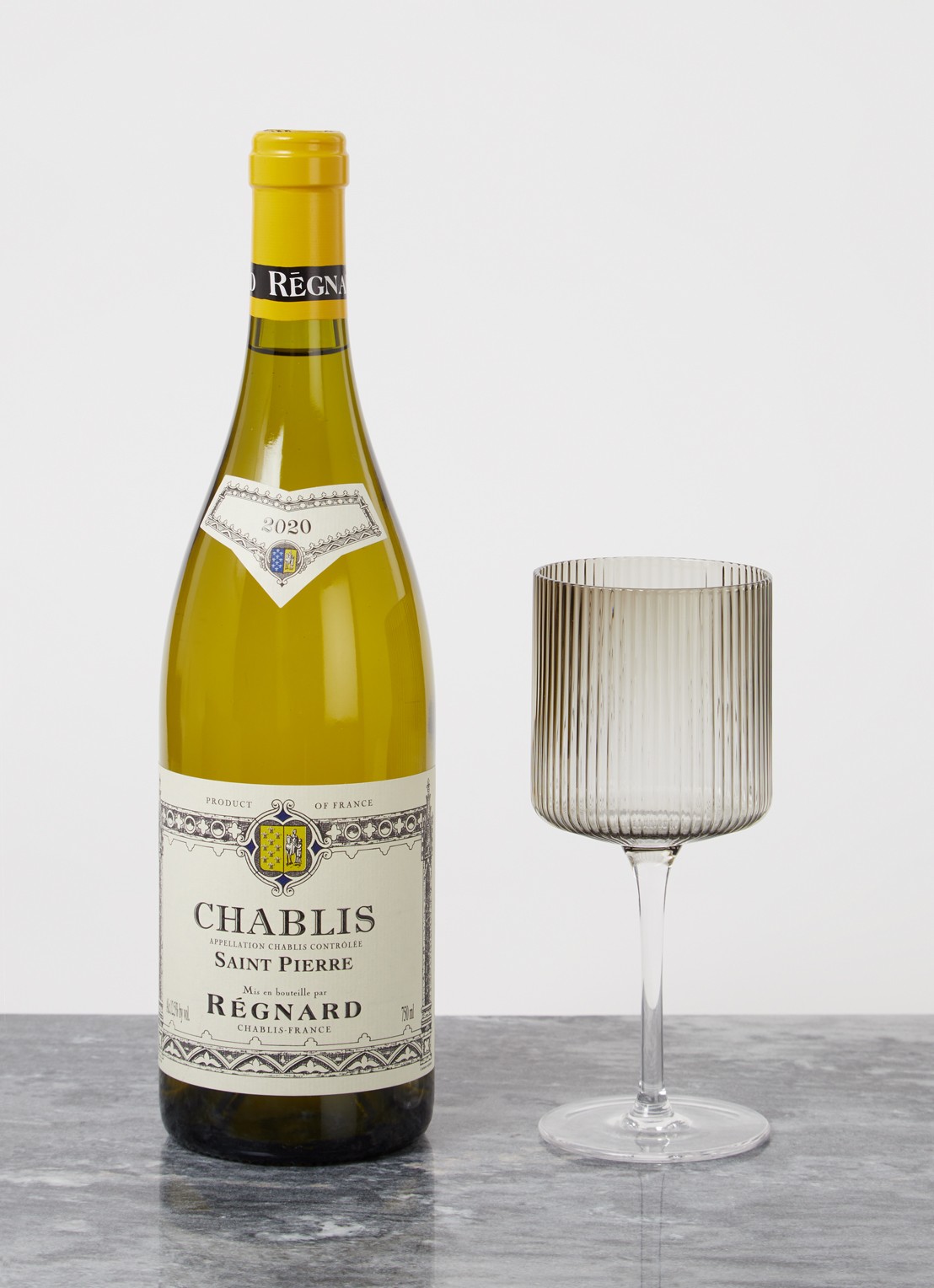 ferm LIVING Ripple witte wijnglas 26 cl set van 2 - voorkant 2 grijs