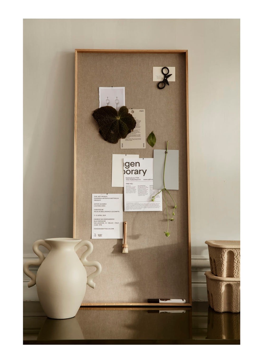 ferm LIVING Scenery prikbord 100 x 45 cm - voorkant 2 taupe