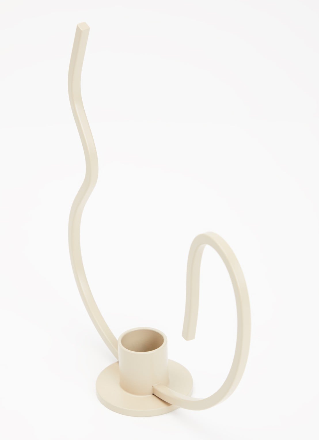 ferm LIVING Valse Low kandelaar 18,4 cm - voorkant 2 beige