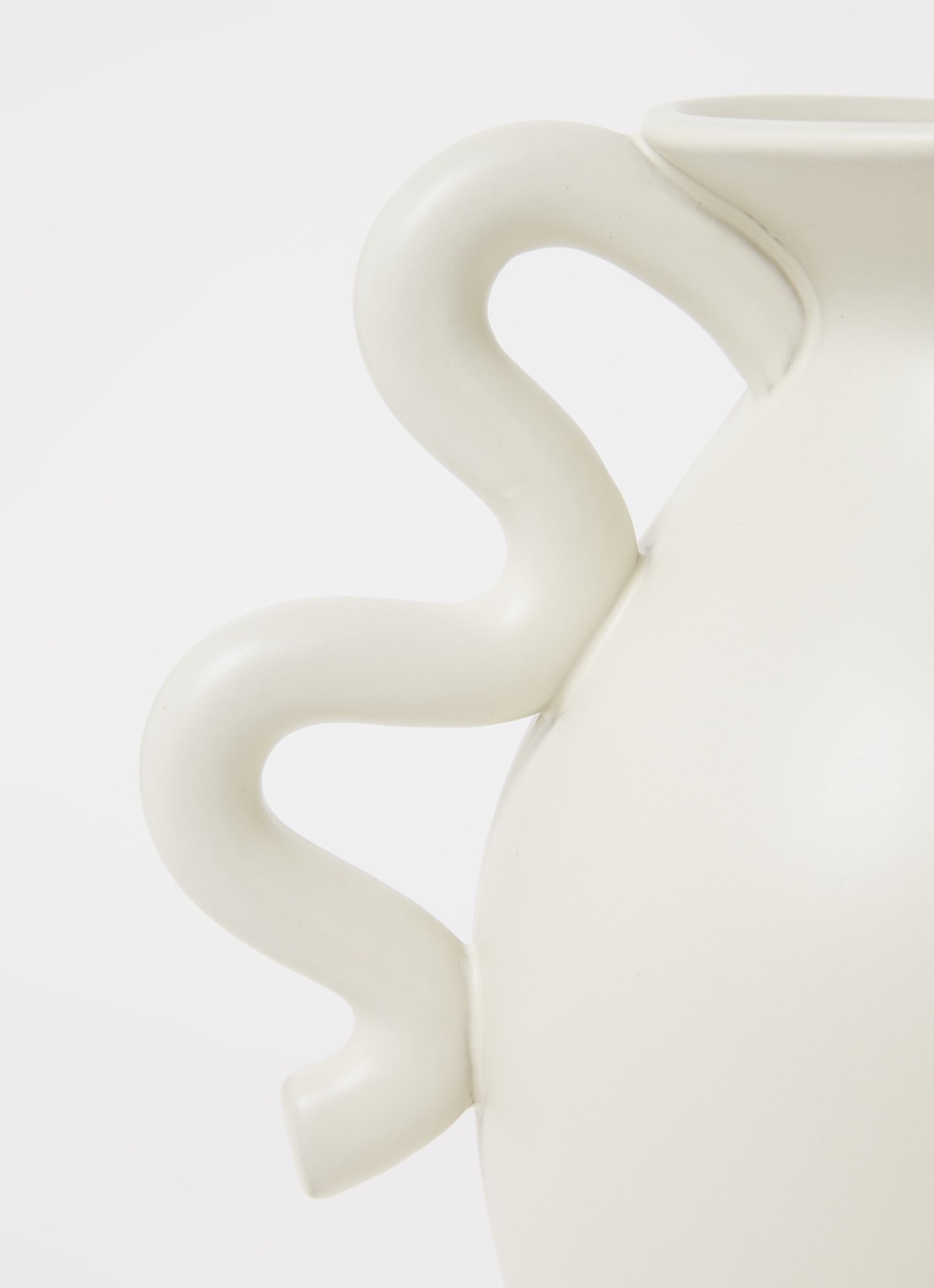 ferm LIVING Verso vaas 27 cm - detail gebroken wit
