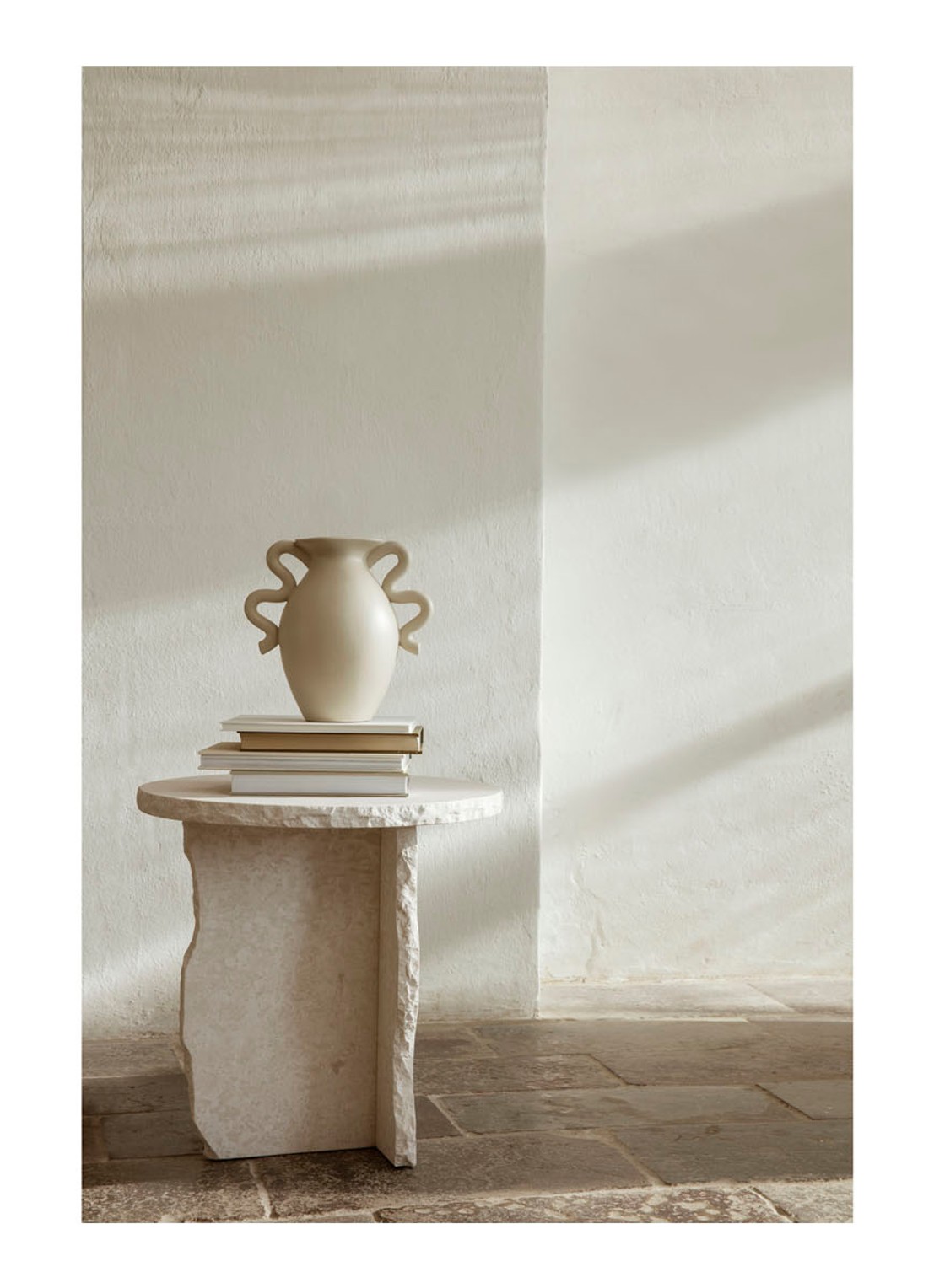ferm LIVING Verso vaas 27 cm - voorkant 4 gebroken wit