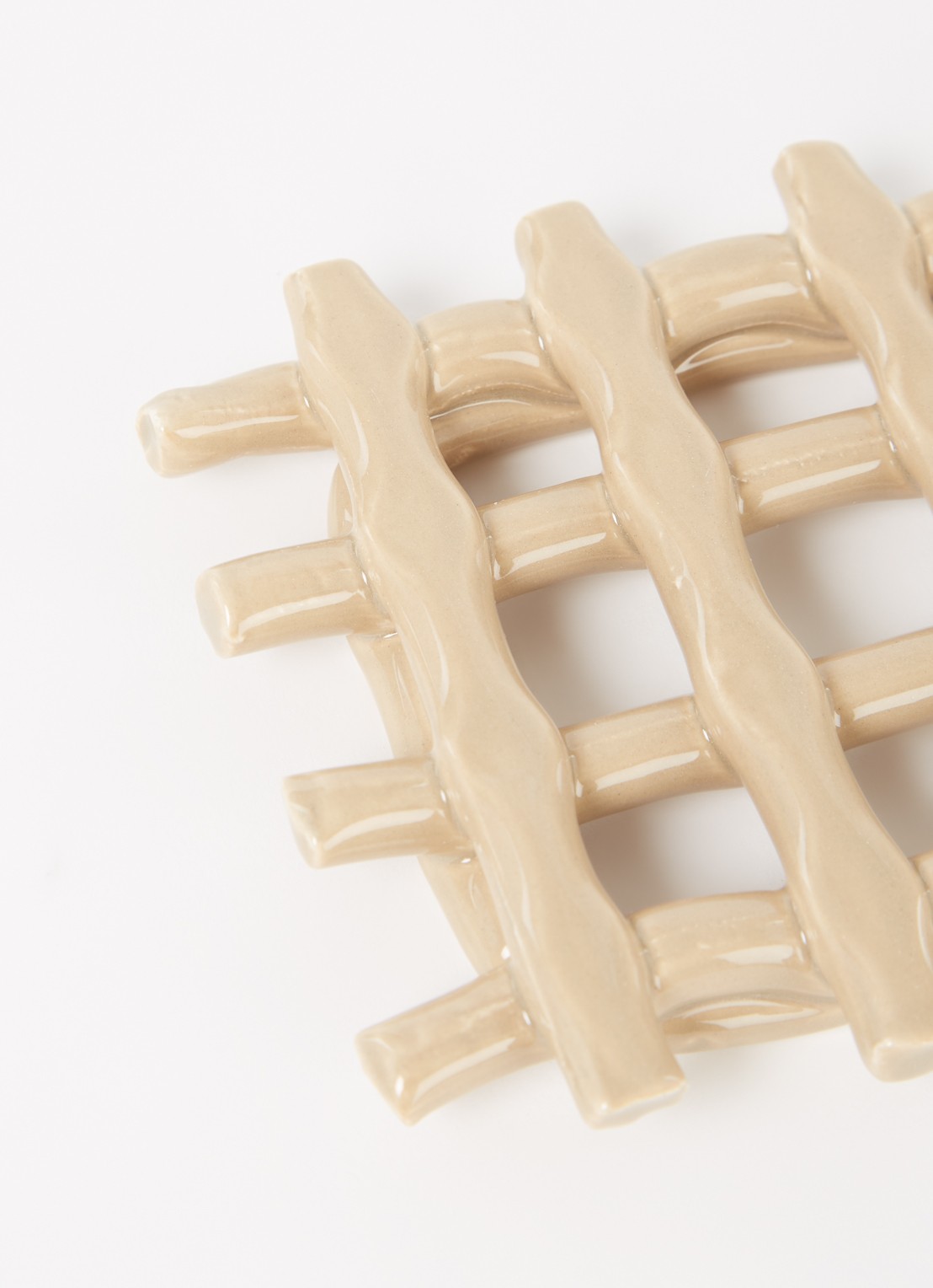 ferm LIVING Zeepschaaltje van keramiek 20 cm - voorkant 2 creme