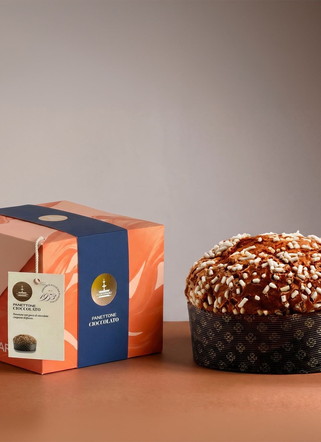 Fiasconaro Panettone met chocolade en glazuur 750 gram - achterkant beige