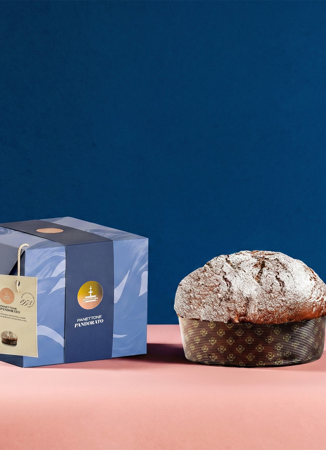 Fiasconaro Panettone met poedersuiker 750 gram - achterkant 3 beige