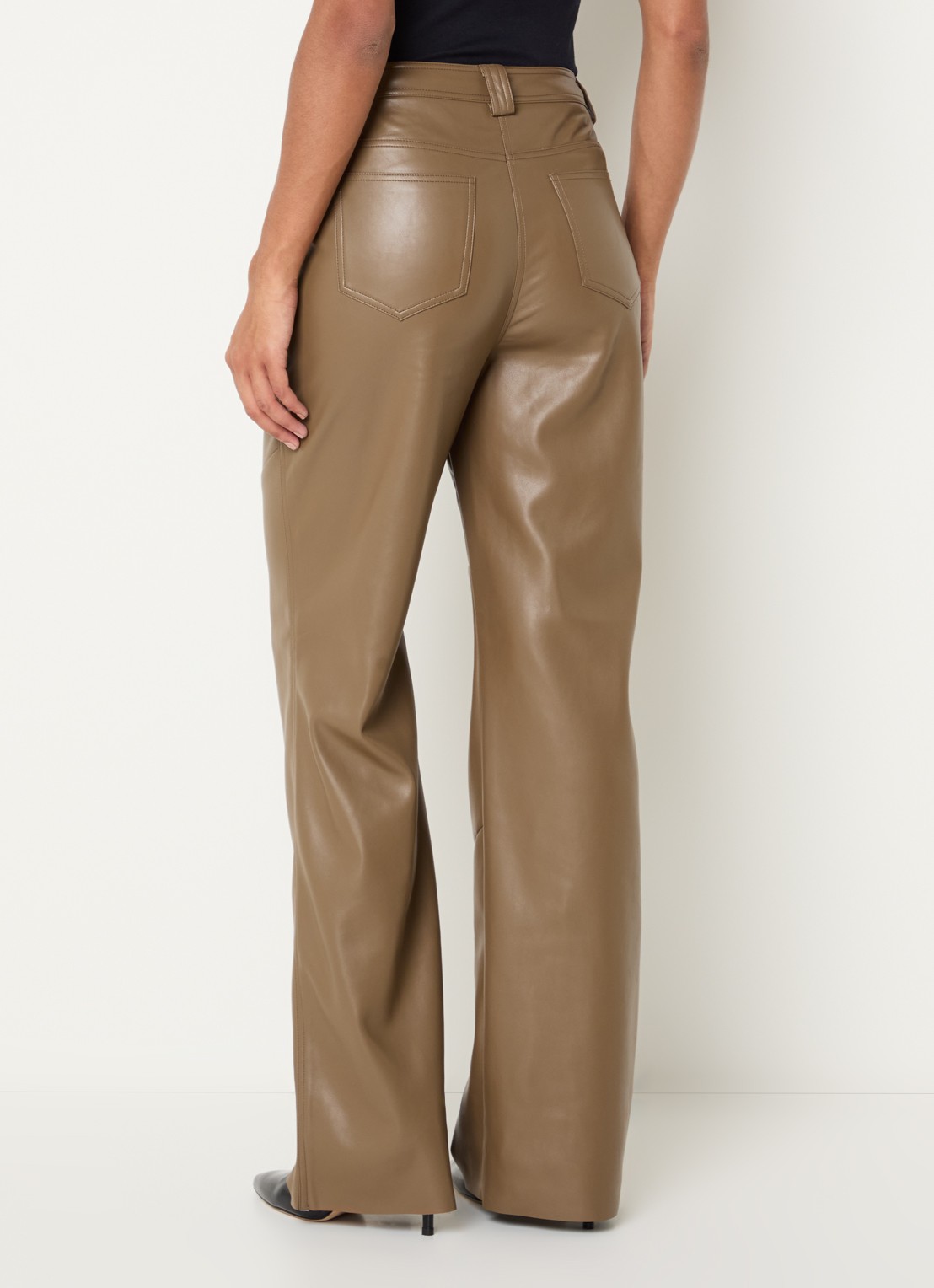 Fifth House Jessy high waist wide fit broek van imitatieleer met steekzakken - achterkant 3 beige