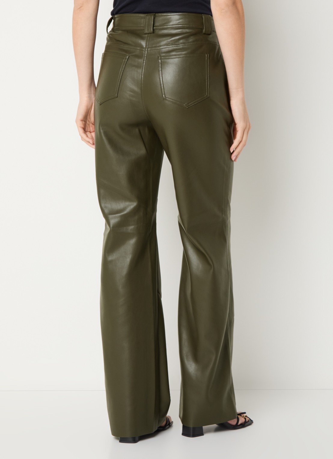 Fifth House Jessy high waist wide fit broek van imitatieleer met steekzakken - achterkant 3 donkergroen