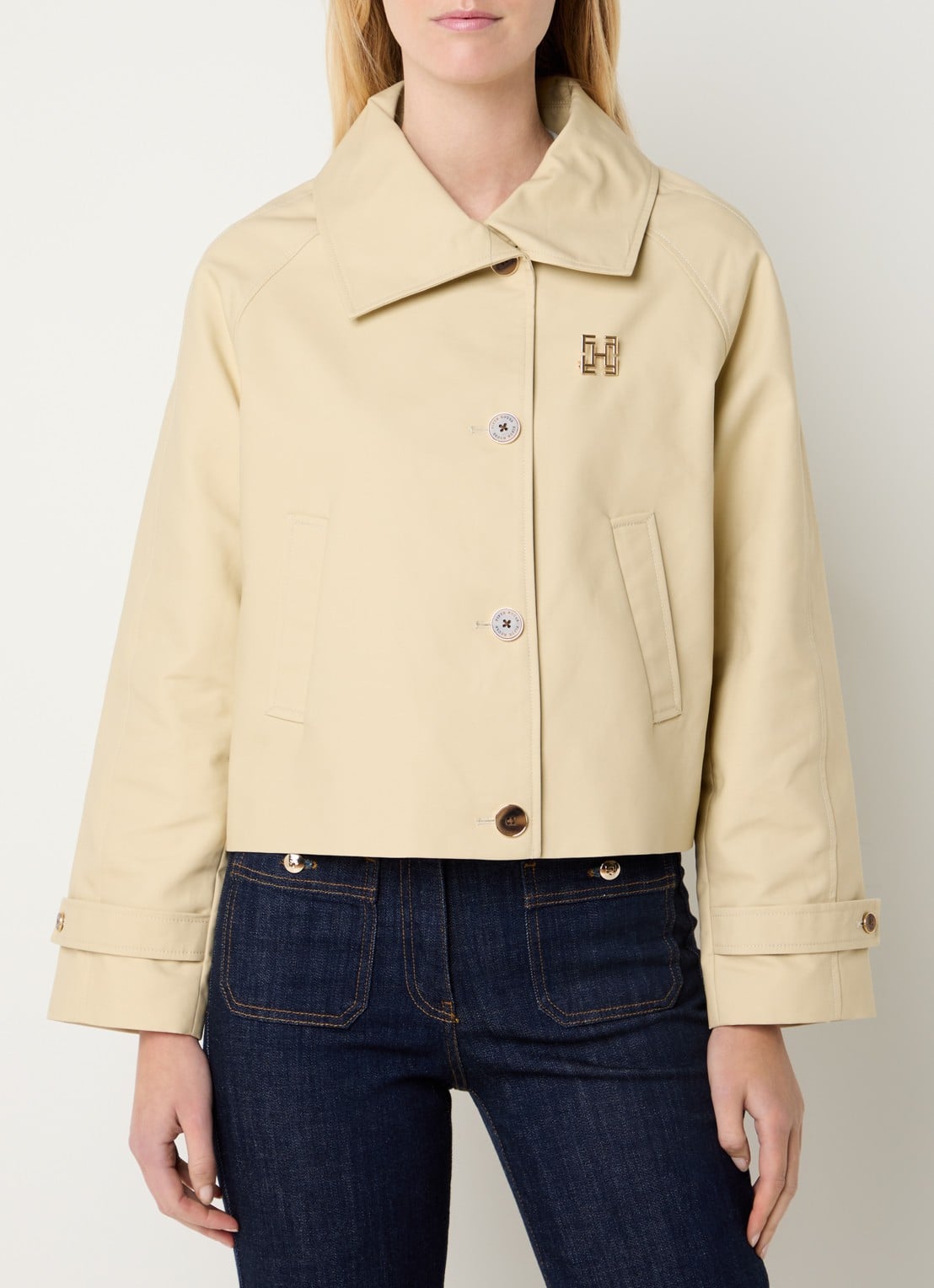 Fifth House Leala trenchcoat met steekzakken en asymmetrische hals - detail 3 beige