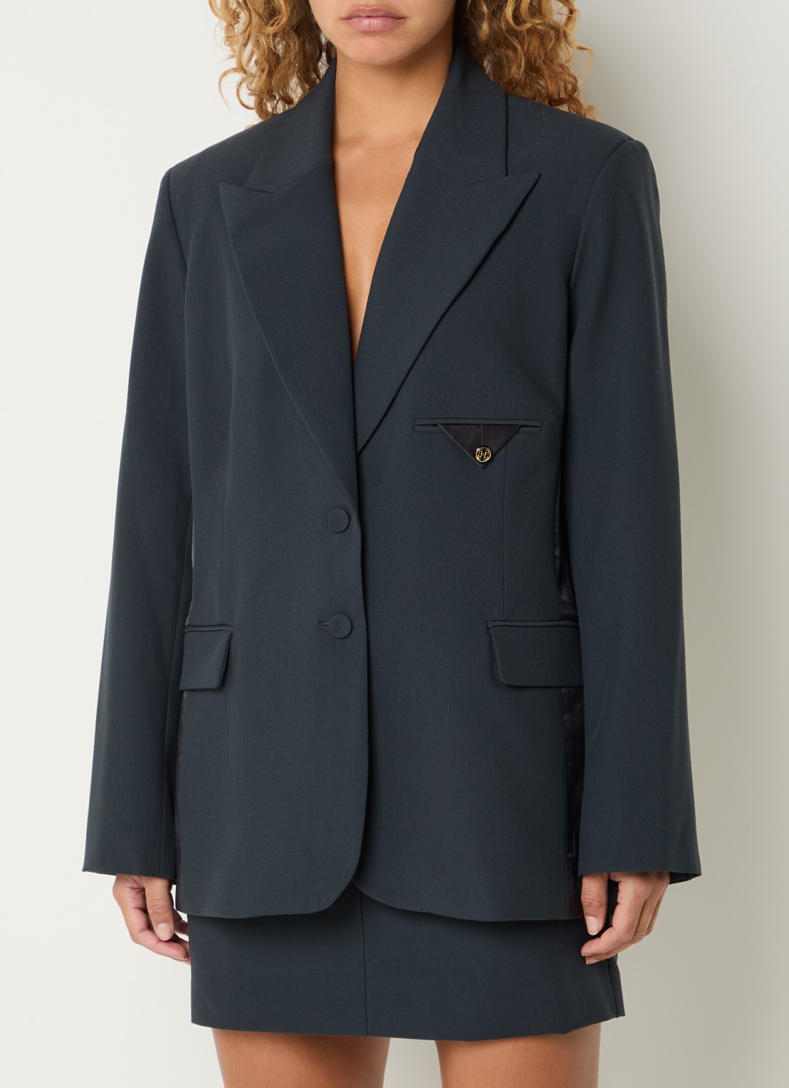 Fifth House Lizzy blazer met details van satijn en klepzakken - detail 2 petrol