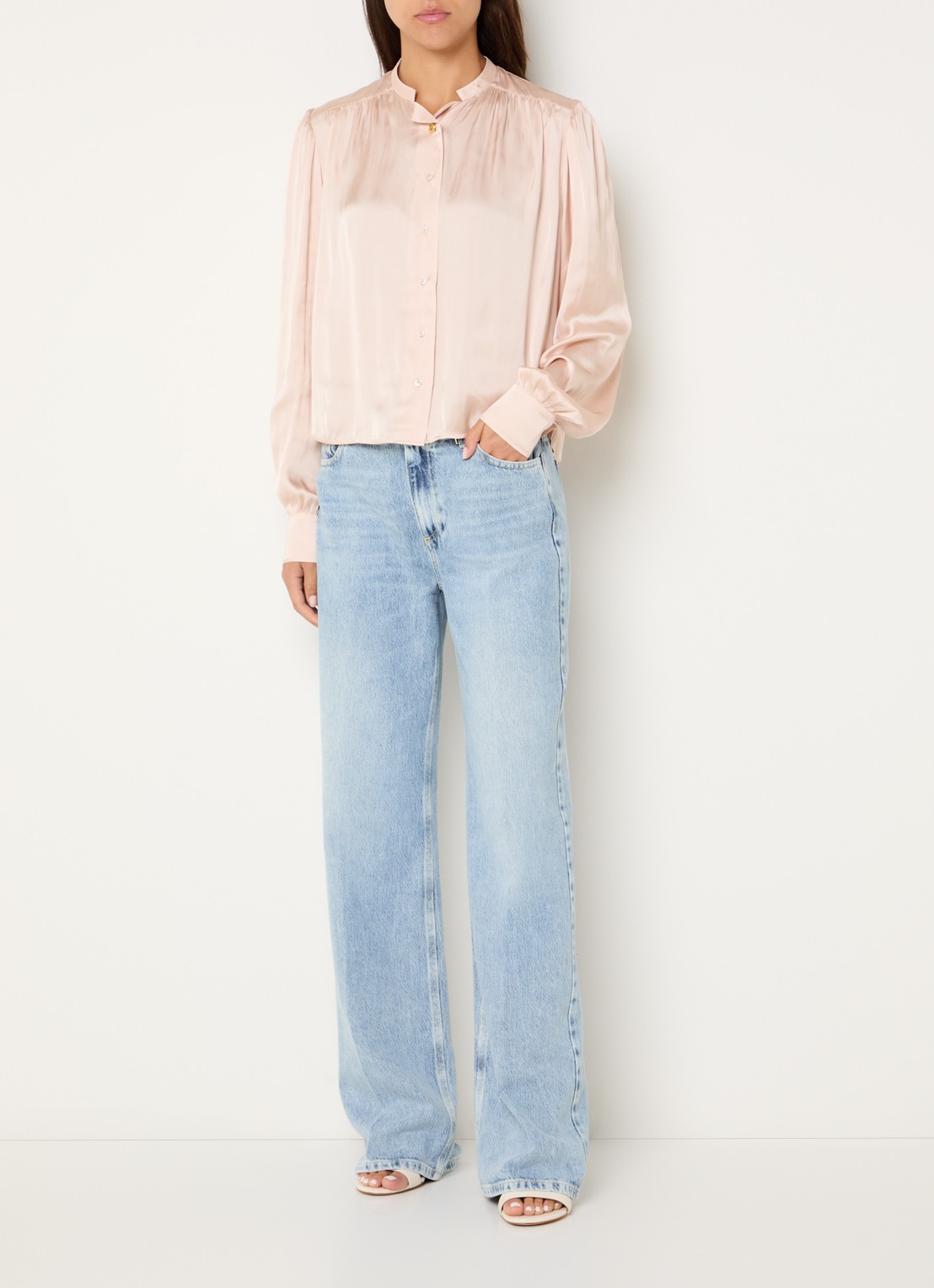 Fifth House Marion blouse van satijn met ballonmouw - voorkant 2 roze