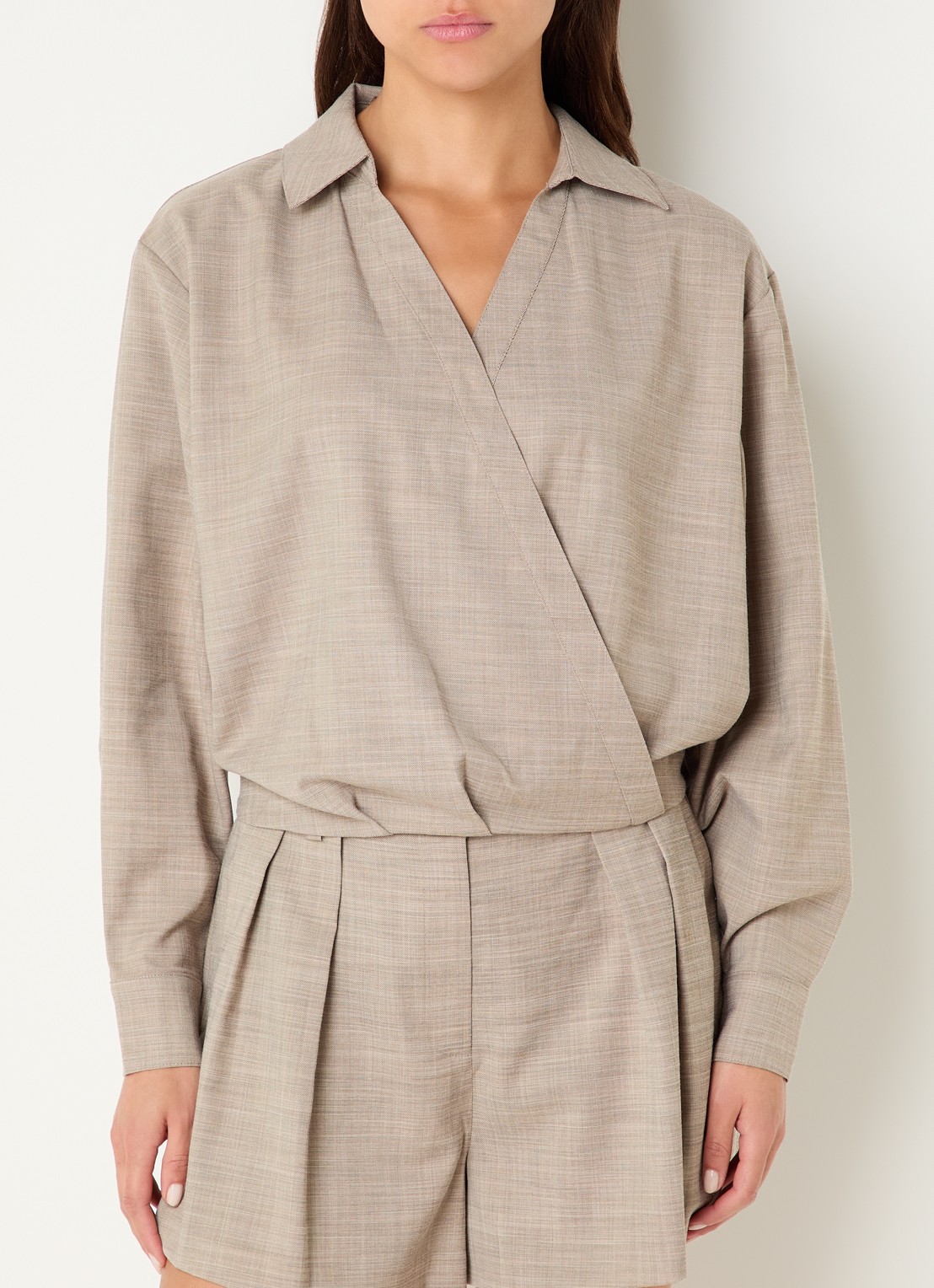 Fifth House Ozzy blouse met V-hals  - detail 3 middengrijs