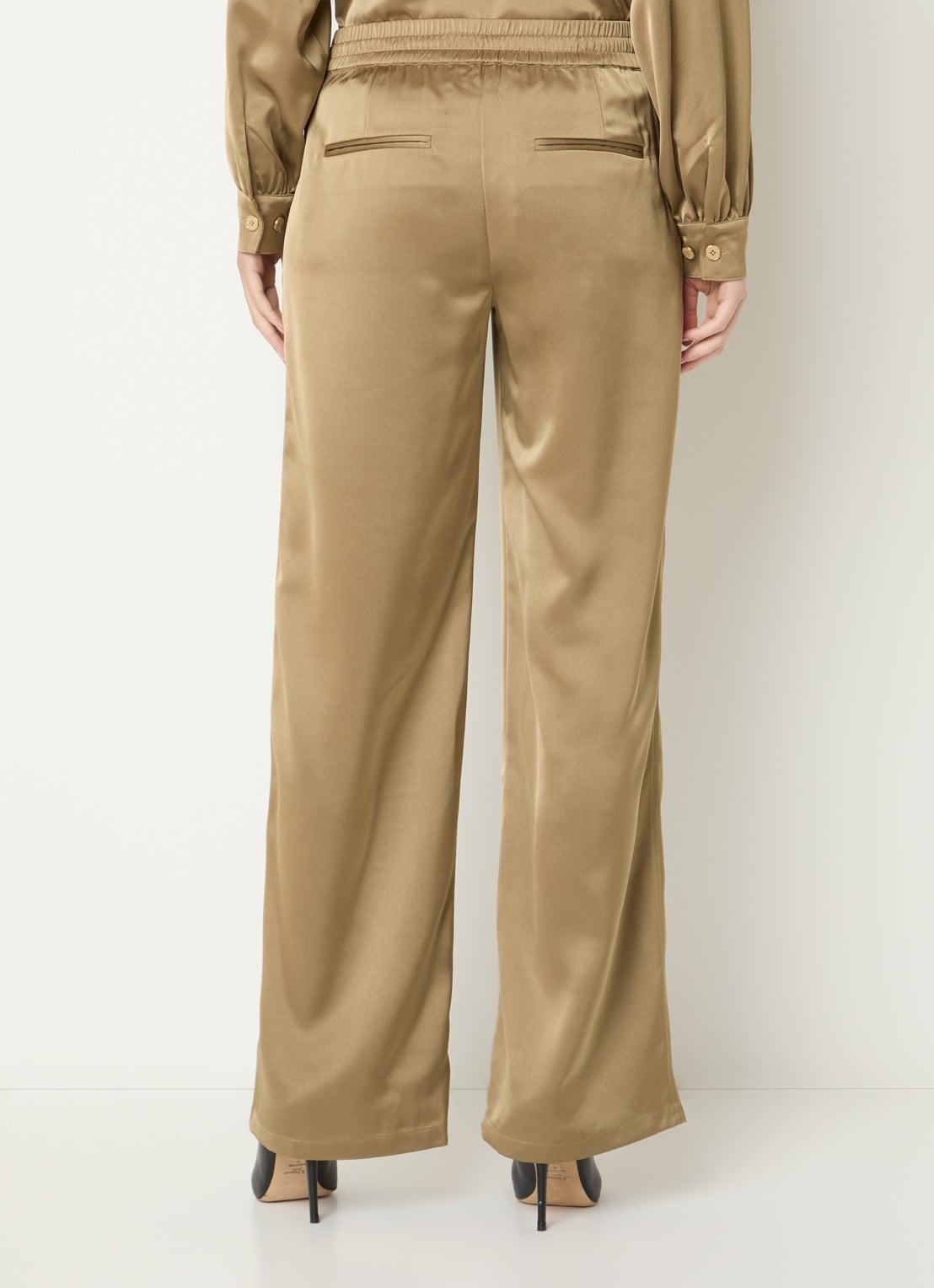 Fifth House Pamplona high waist wide fit pantalon van satijn - achterkant 2 lichtbruin