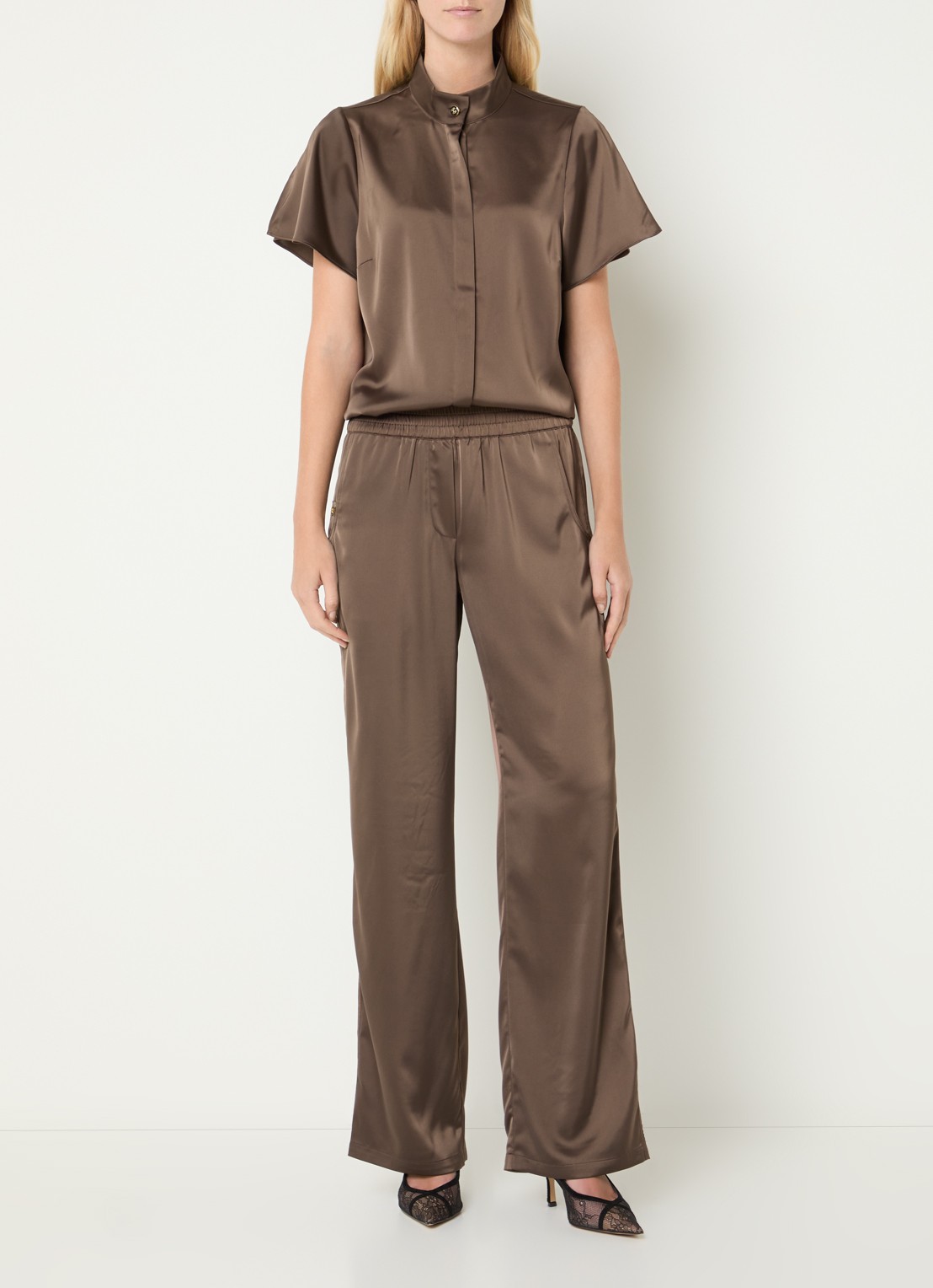 Fifth House Pomeline blouse met opstaande kraag - voorkant 2 bruin
