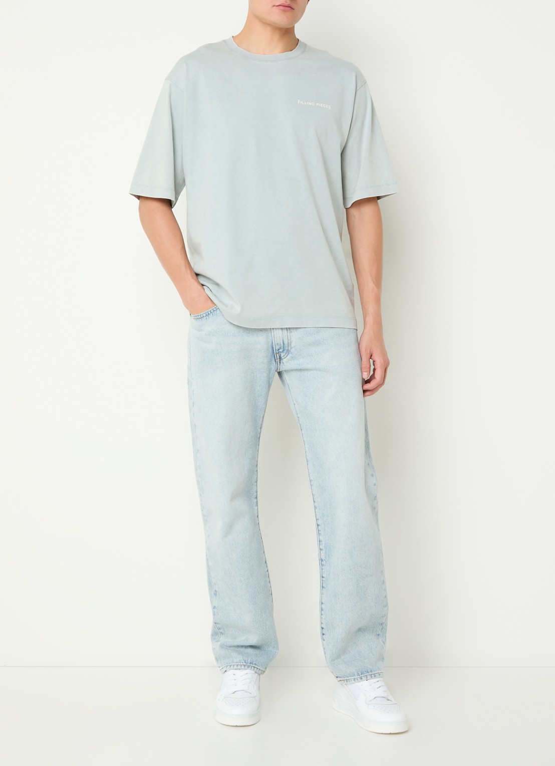 Filling Pieces Boxy T-shirt met logo - voorkant 2 lichtblauw