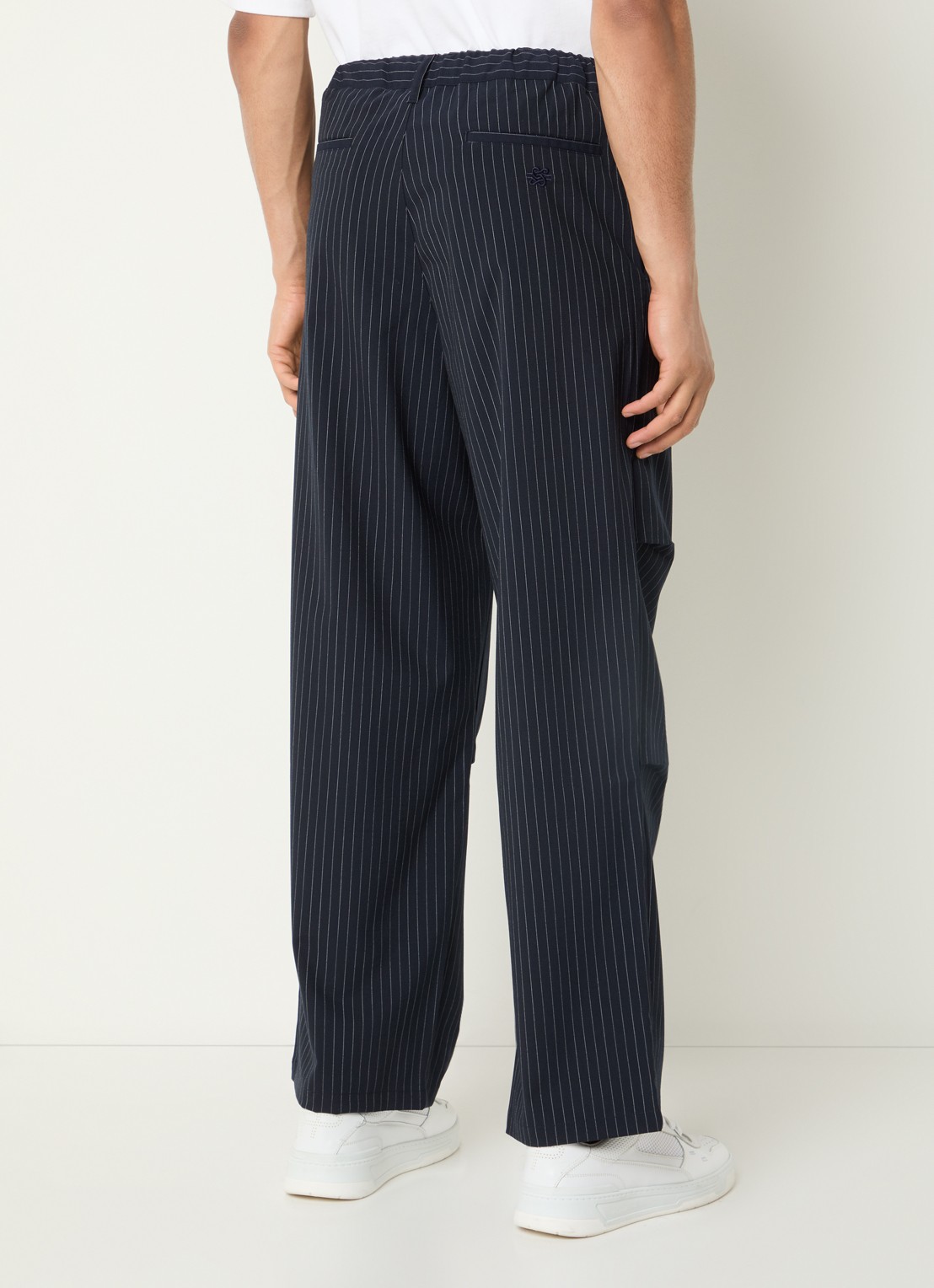 Filling Pieces Loose fit pantalon in wolblend met krijtstreep - achterkant donkerblauw