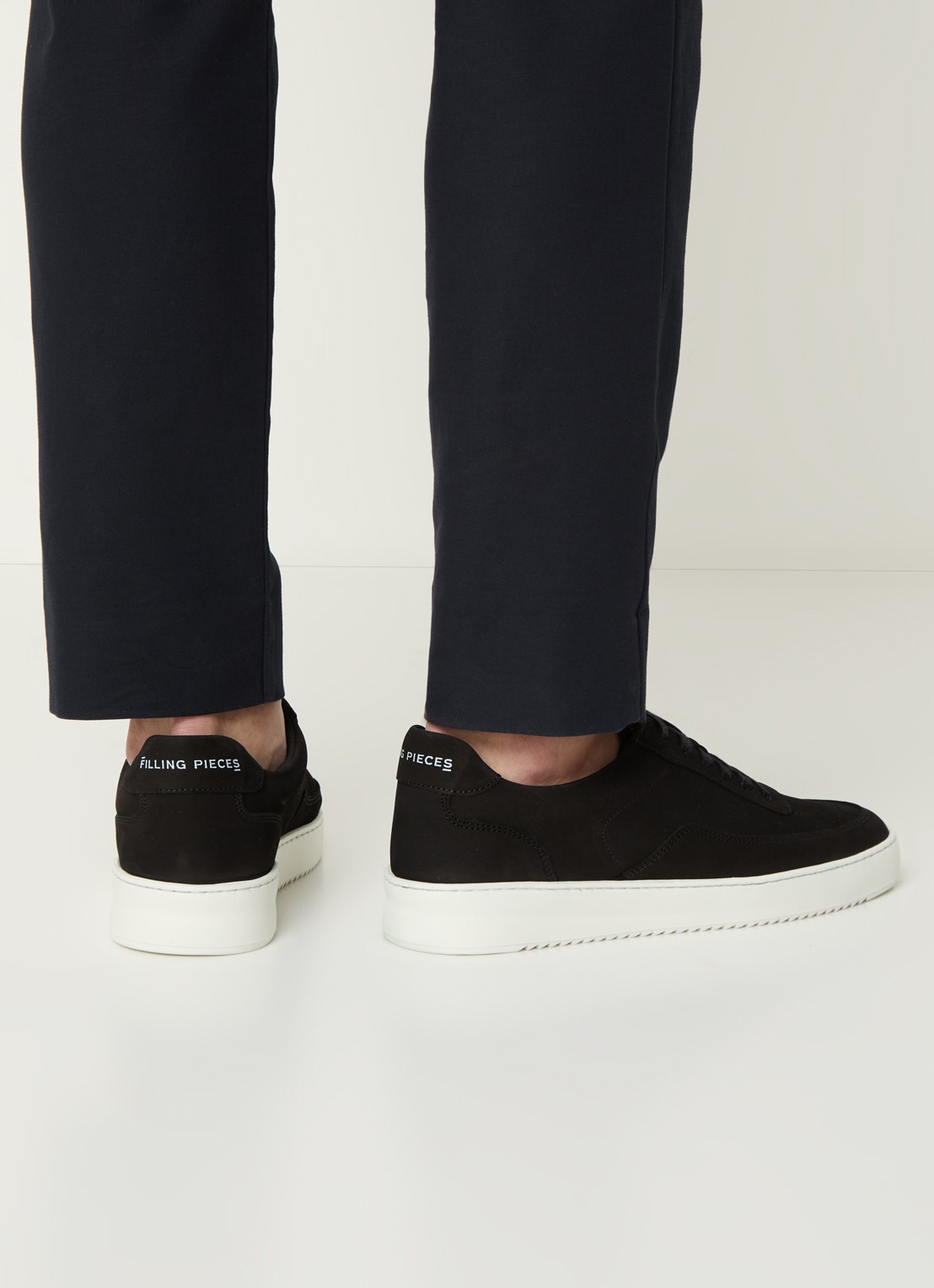 Filling Pieces Mondo 2.0 Ripple sneaker van nubuck - voorkant 2 zwart