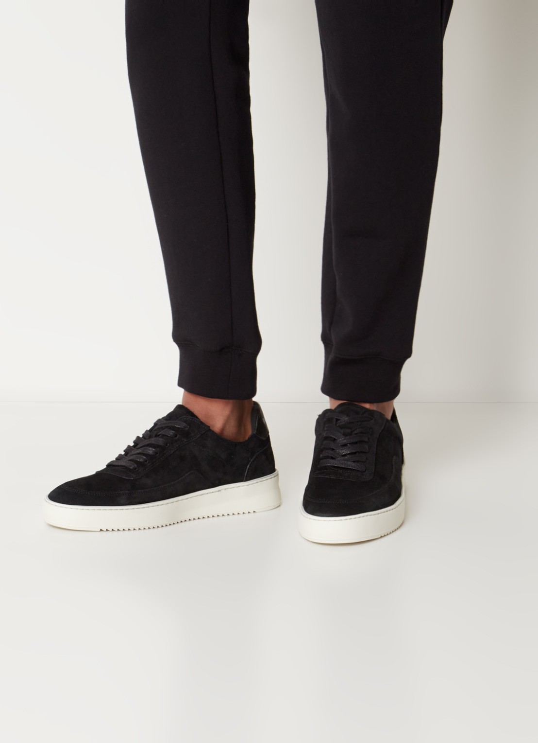 Filling Pieces Mondo  sneaker van suède  - voorkant 7 zwart