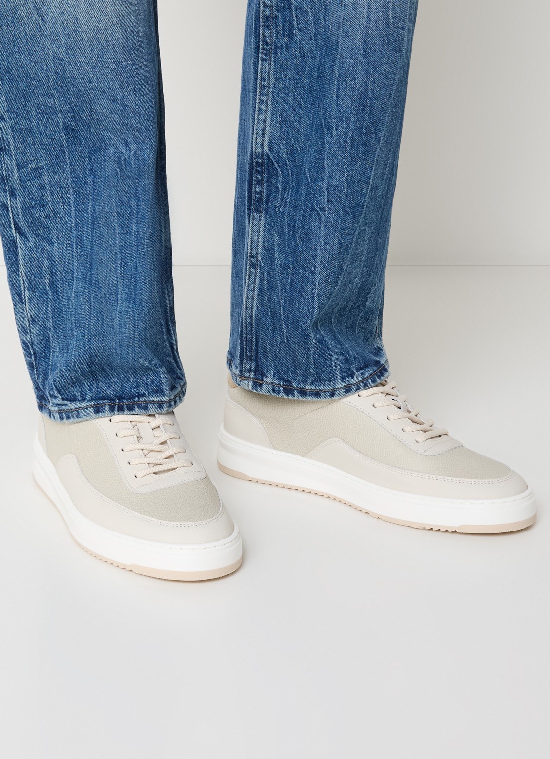 Filling Pieces Mondo Tech Crumbs sneaker van leer - voorkant 7 gebroken wit