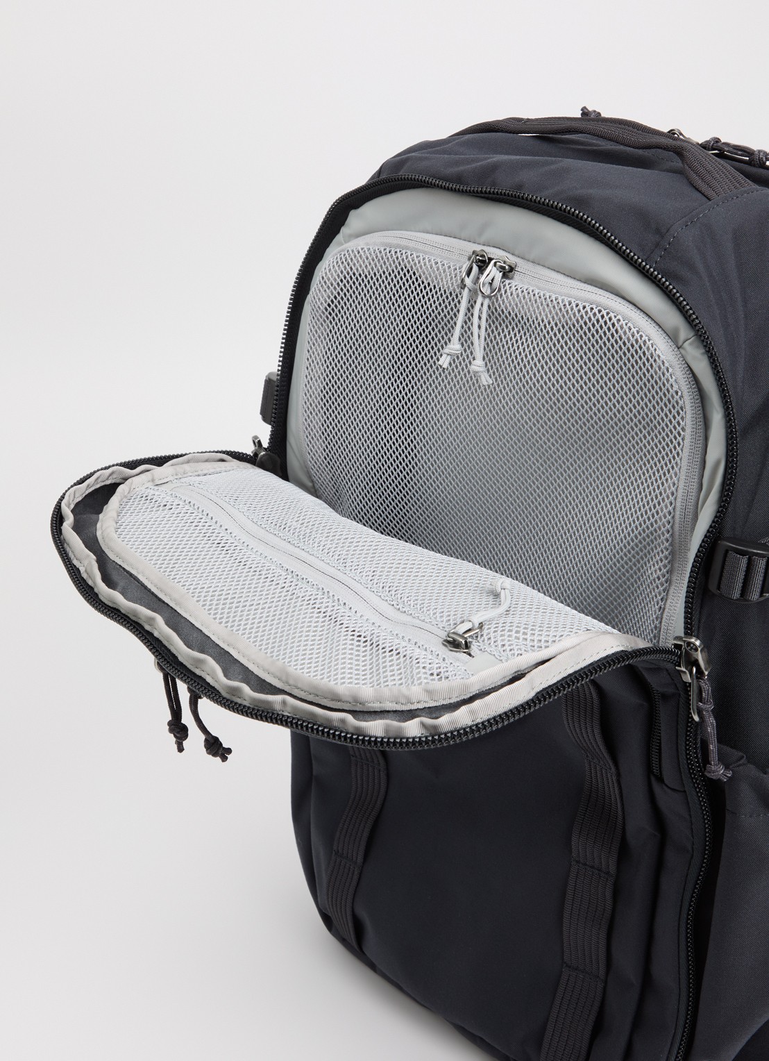 Fjällräven Färden Carry-On rugzak met 16 inch laptopvak - detail 2 zwart