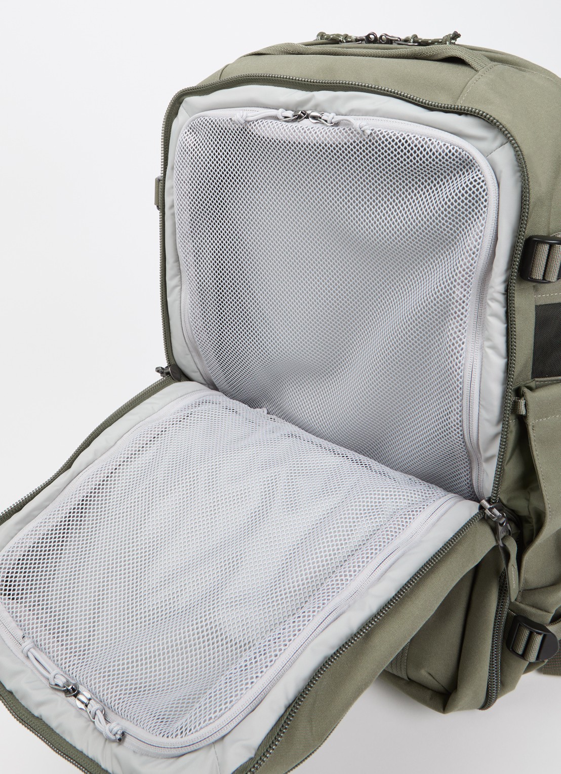 Fjällräven Farden Carry-On rugzak met 17 inch laptopvak - detail olijfgroen