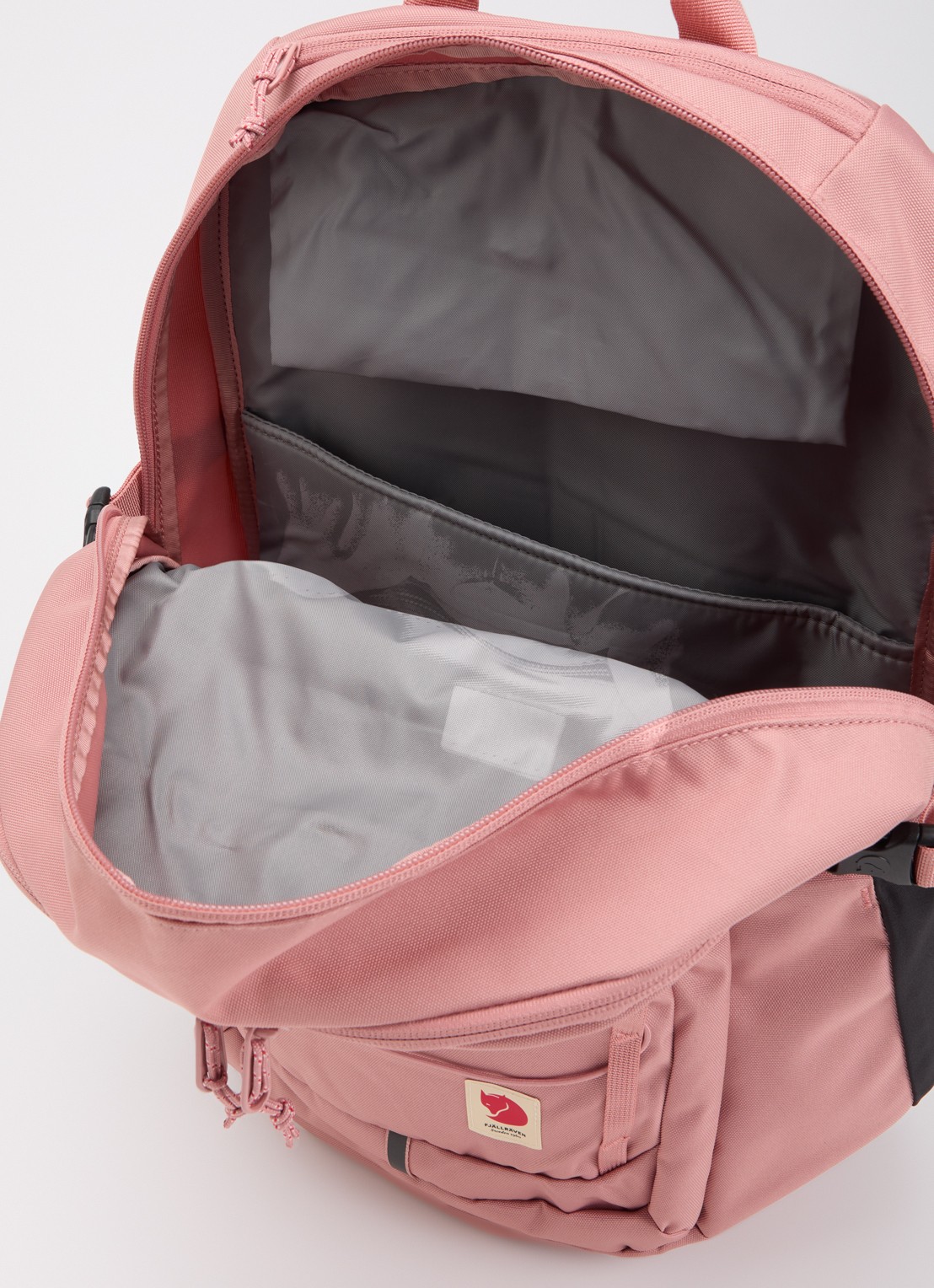 Fjällräven Skule 28 rugzak met 15 inch laptopvak - detail 2 lichtroze