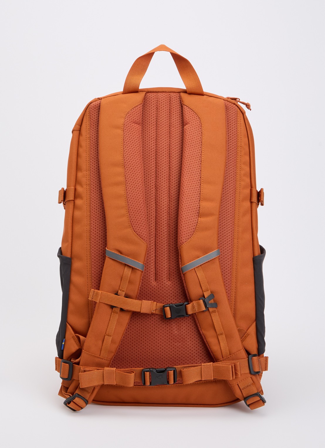 Fjällräven Skule 28 rugzak met 15 inch laptopvak - achterkant 3 bruin
