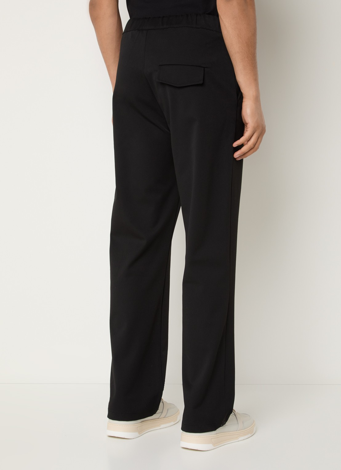 FLÂNEUR Atelier loose fit joggingbroek met logo en steekzakken - achterkant 3 zwart