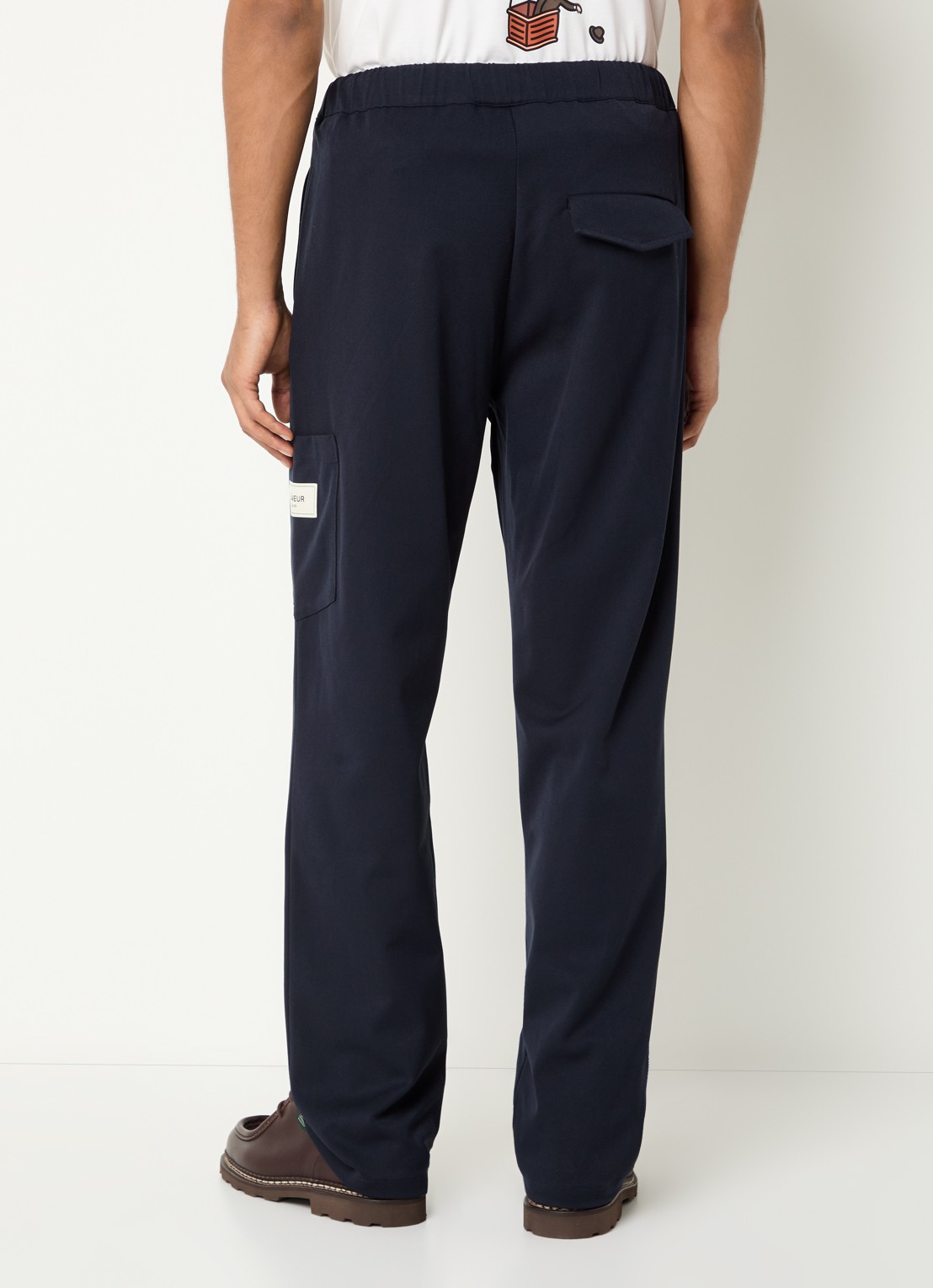 FLÂNEUR Atelier loose fit joggingbroek met logo en steekzakken - achterkant 3 donkerblauw