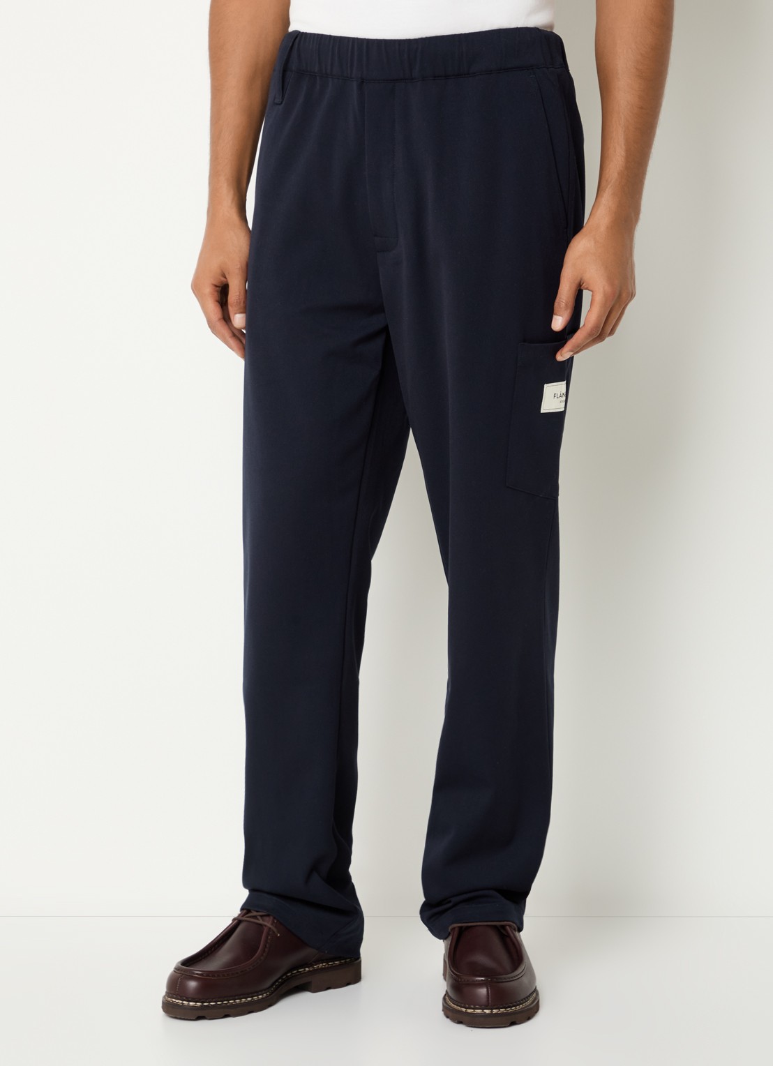FLÂNEUR Atelier loose fit joggingbroek met logo en steekzakken - detail donkerblauw