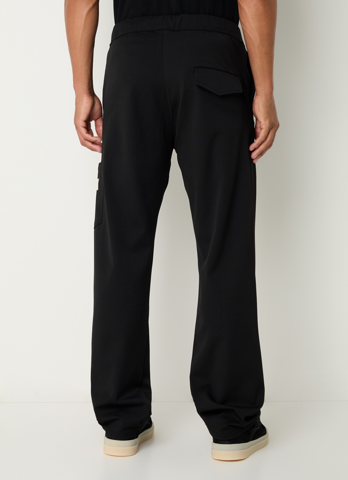 FLÂNEUR Atelier loose fit pantalon met opgestikte zak - achterkant 3 zwart