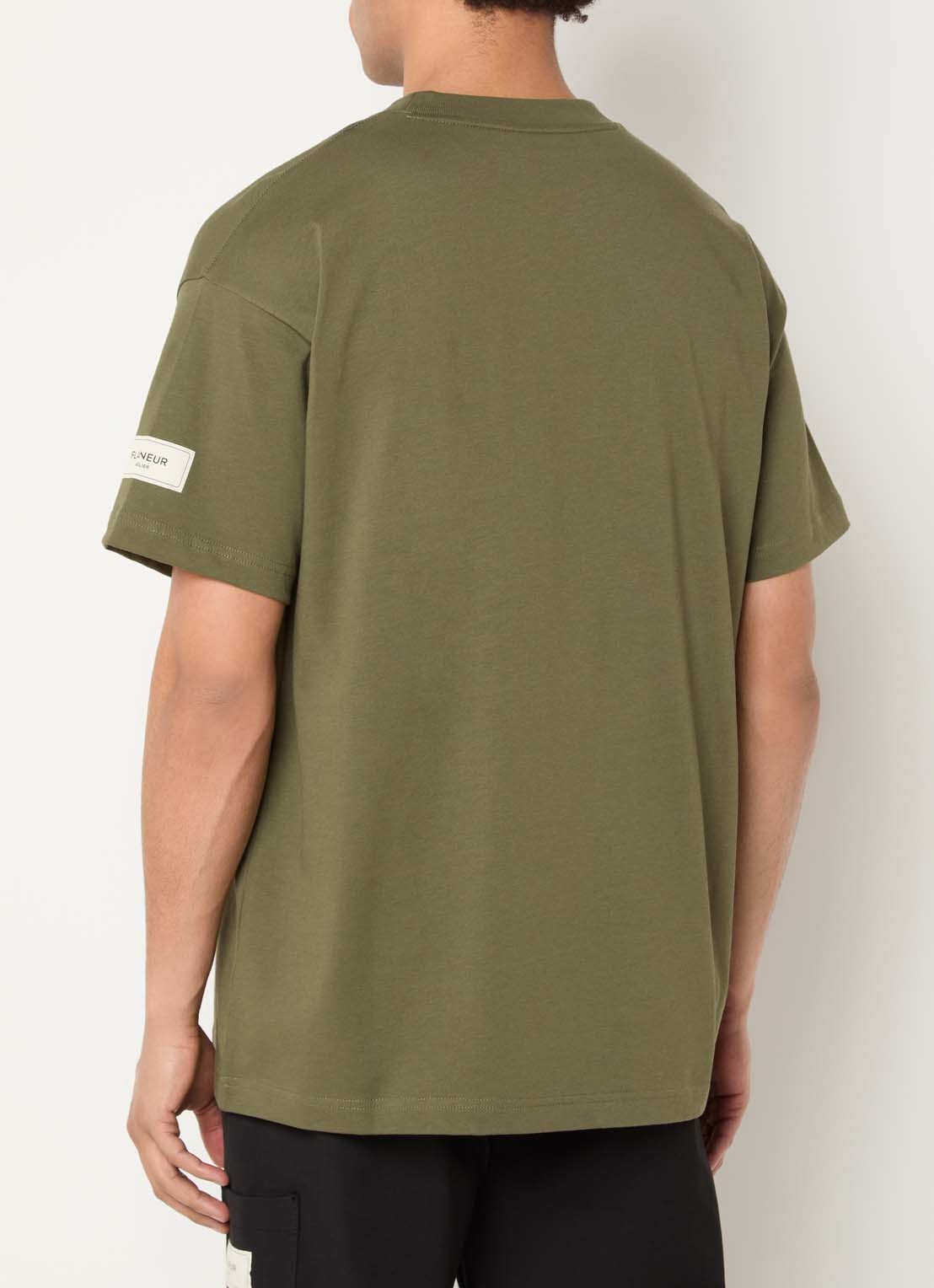 FLÂNEUR Atelier T-shirt met logo - achterkant 3 bronsgroen