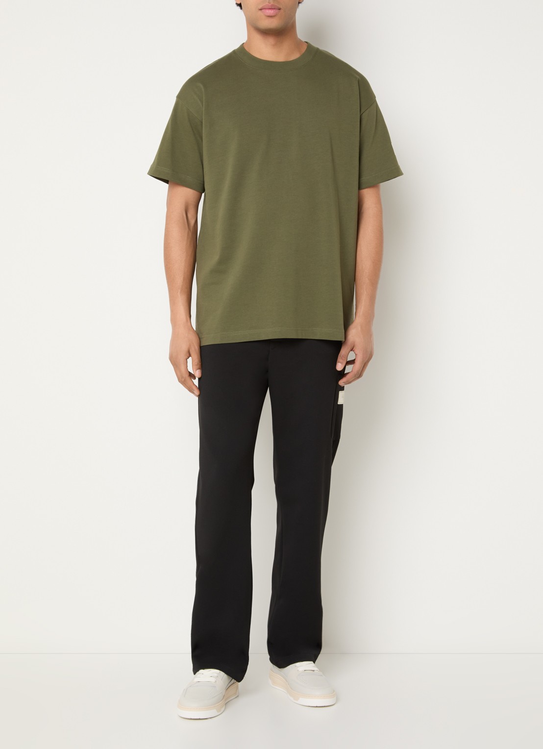 FLÂNEUR Atelier T-shirt met logo - voorkant 2 bronsgroen