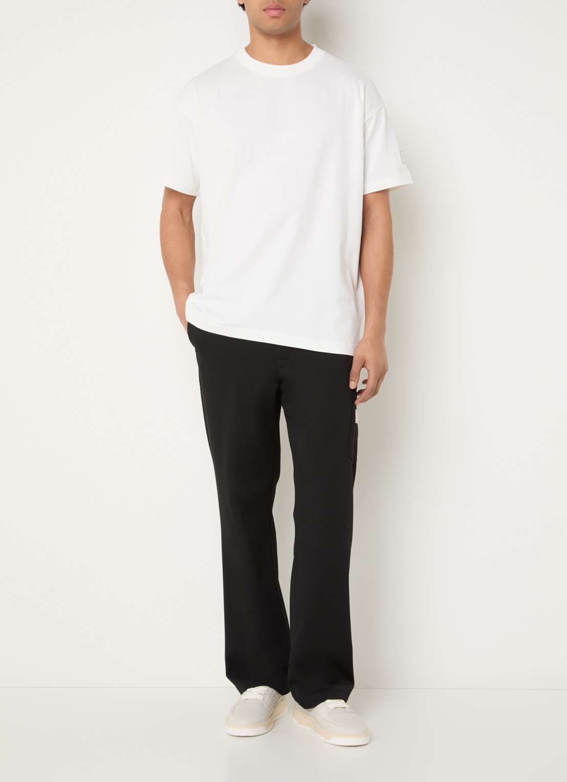FLÂNEUR Atelier T-shirt met logo - voorkant 2 wit