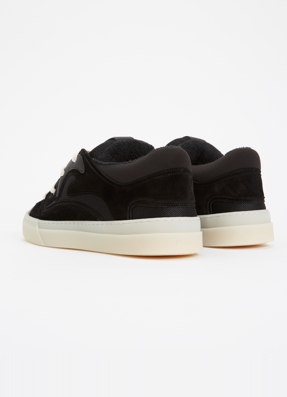 FLÂNEUR Avenue sneaker van kalfssuède met mesh details - achterkant zwart