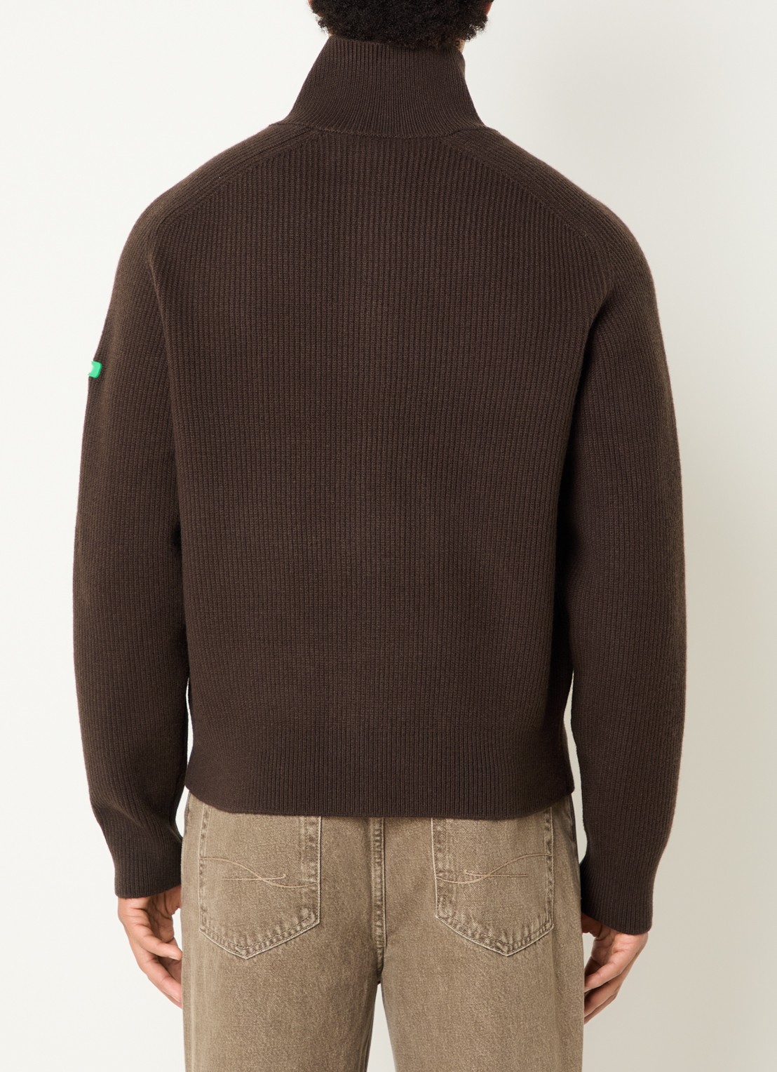FLÂNEUR Badge ribgebreid vest van wol met logo - achterkant 2 bruin