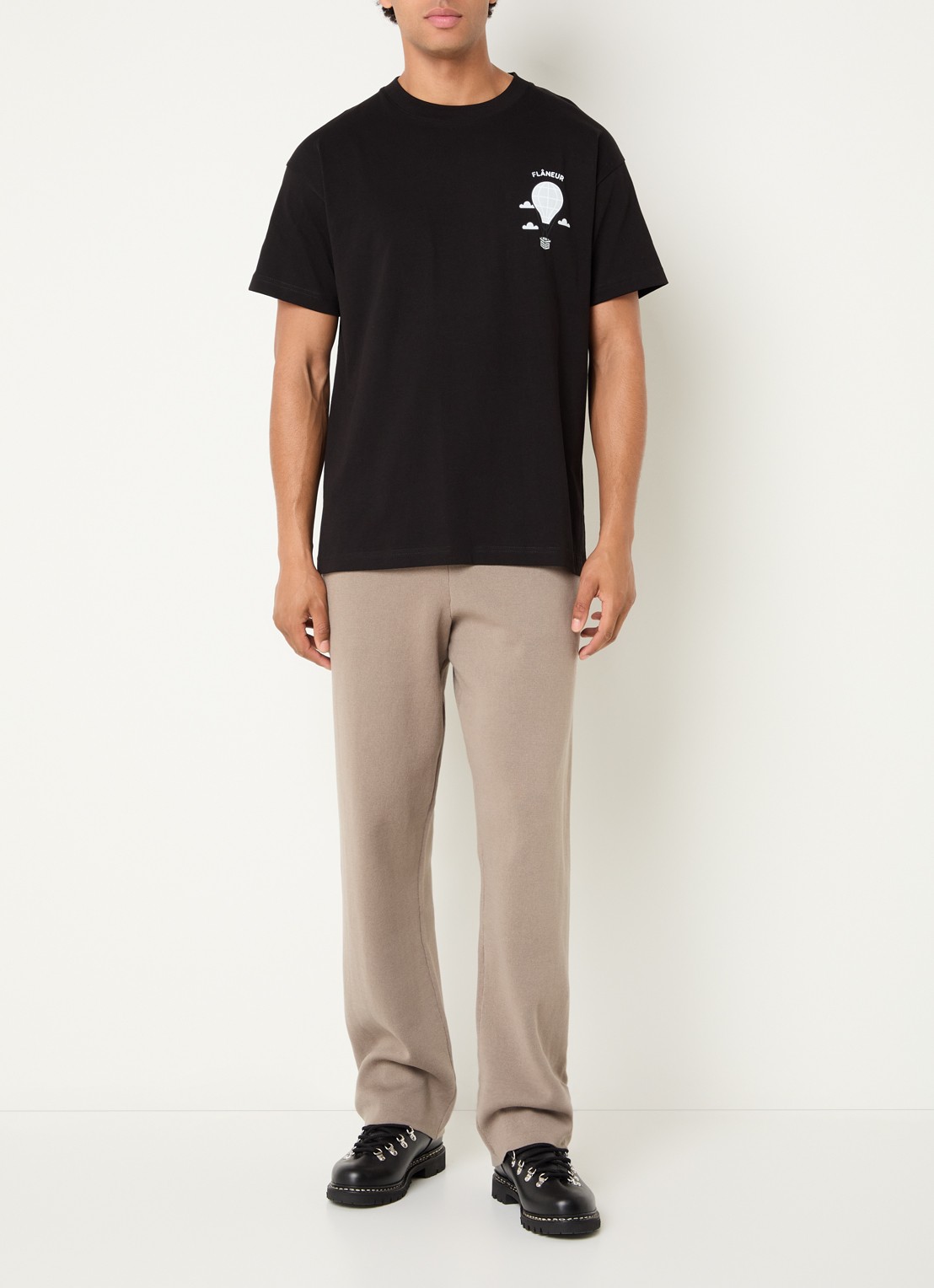 FLÂNEUR Balloon T-shirt met logo- en backprint - voorkant 4 zwart